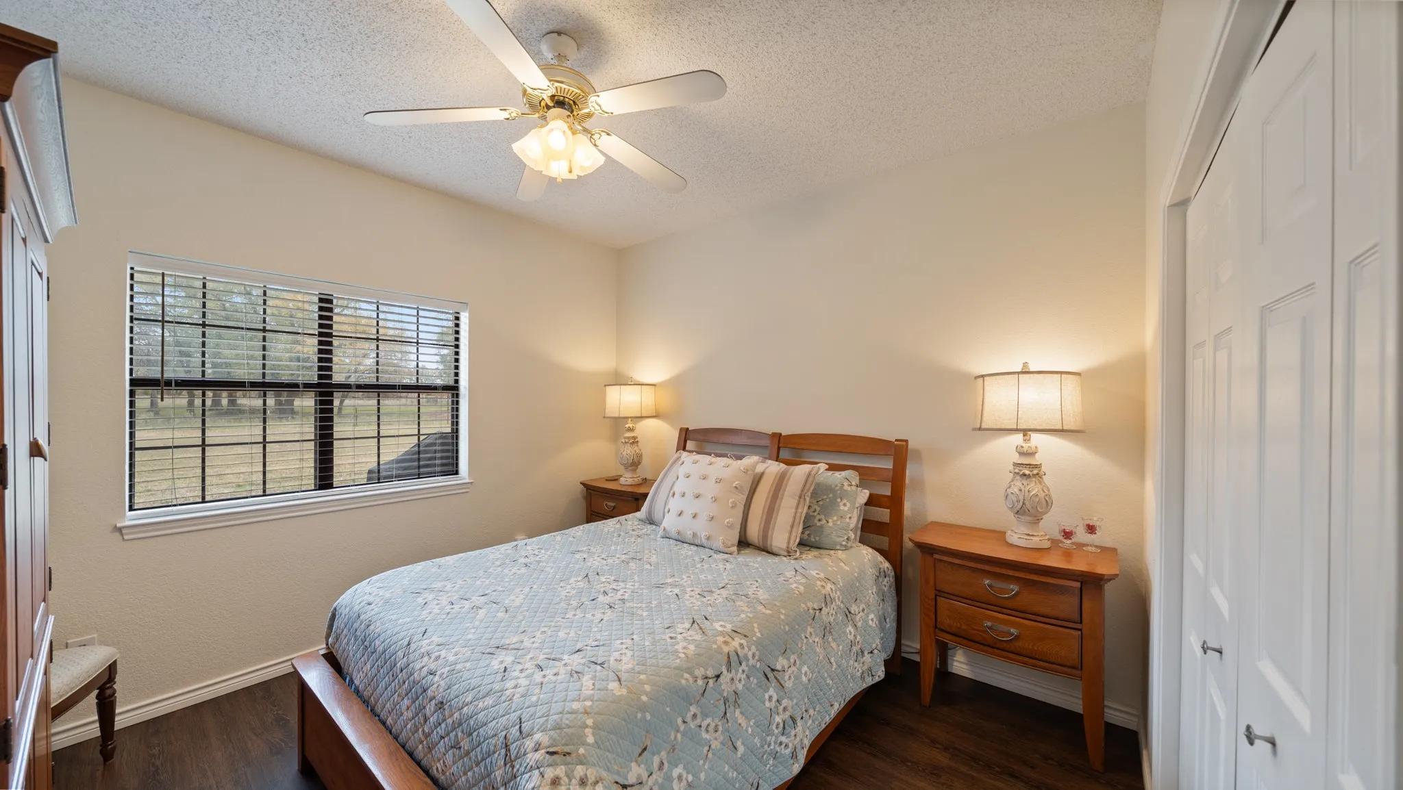Single Family Residence For Sale in Kaufman County , 12525 County Road 4083, Scurry, Texas 75158, 3 Bedroom, 2 Bathroom, Garage spaces, 2,206 Sqft, built in 1996, mls#21308804, Real Estate Agent in Scurry, Homes For Sale in Kaufman county, Homes For Sale in Scurry, Realtor in Scurry Texas, Real Estate Brokerage Independent Realty Texas, Luminita Cordes Realtor