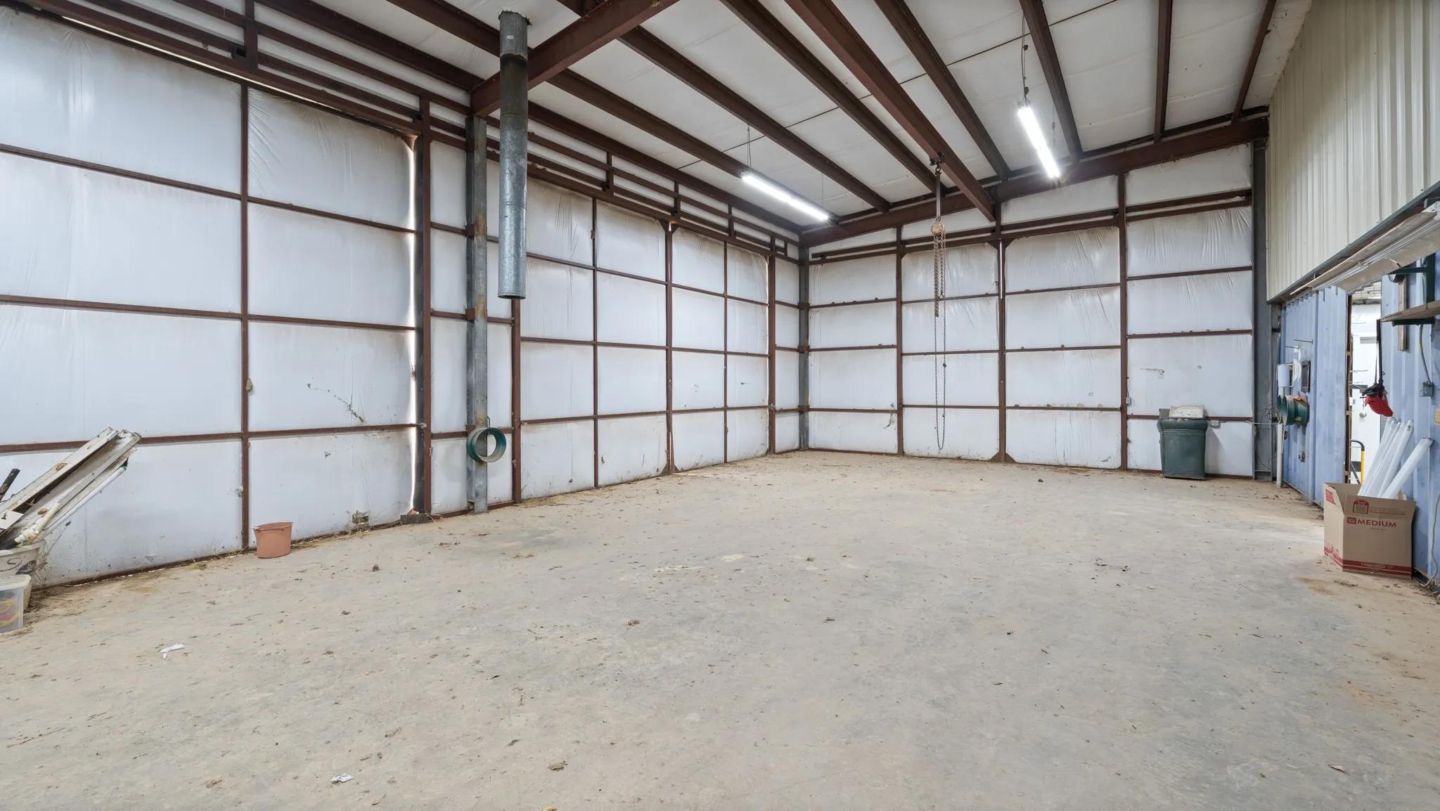Single Family Residence For Sale in Kaufman County , 12525 County Road 4083, Scurry, Texas 75158, 3 Bedroom, 2 Bathroom, Garage spaces, 2,206 Sqft, built in 1996, mls#21308804, Real Estate Agent in Scurry, Homes For Sale in Kaufman county, Homes For Sale in Scurry, Realtor in Scurry Texas, Real Estate Brokerage Independent Realty Texas, Luminita Cordes Realtor