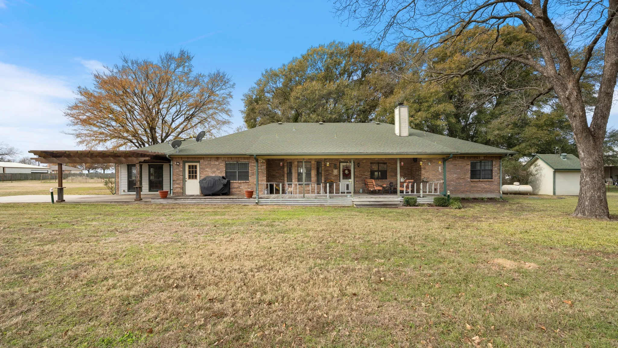 Single Family Residence For Sale in Kaufman County , 12525 County Road 4083, Scurry, Texas 75158, 3 Bedroom, 2 Bathroom, Garage spaces, 2,206 Sqft, built in 1996, mls#21308804, Real Estate Agent in Scurry, Homes For Sale in Kaufman county, Homes For Sale in Scurry, Realtor in Scurry Texas, Real Estate Brokerage Independent Realty Texas, Luminita Cordes Realtor