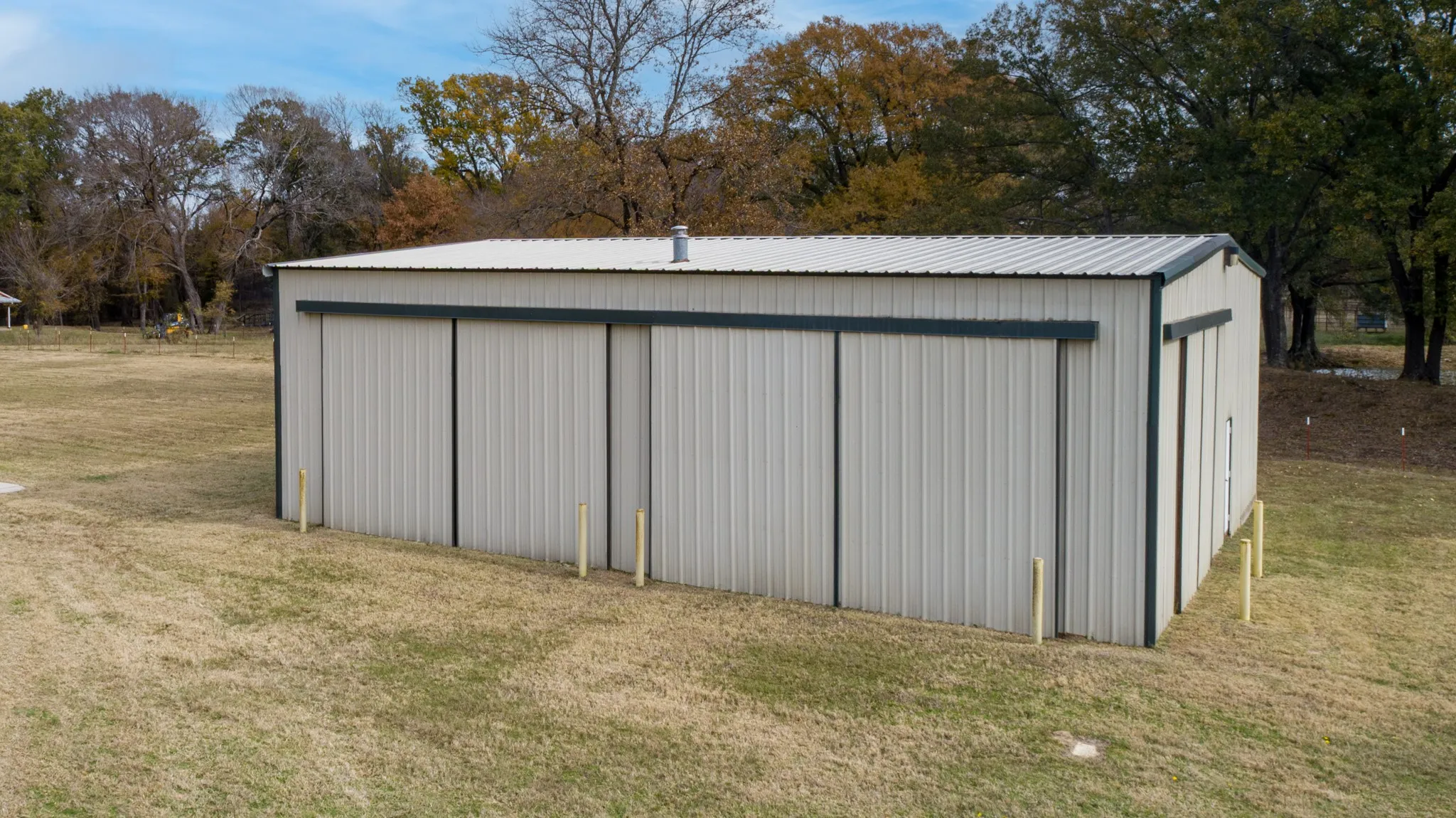 Single Family Residence For Sale in Kaufman County , 12525 County Road 4083, Scurry, Texas 75158, 3 Bedroom, 2 Bathroom, Garage spaces, 2,206 Sqft, built in 1996, mls#21308804, Real Estate Agent in Scurry, Homes For Sale in Kaufman county, Homes For Sale in Scurry, Realtor in Scurry Texas, Real Estate Brokerage Independent Realty Texas, Luminita Cordes Realtor