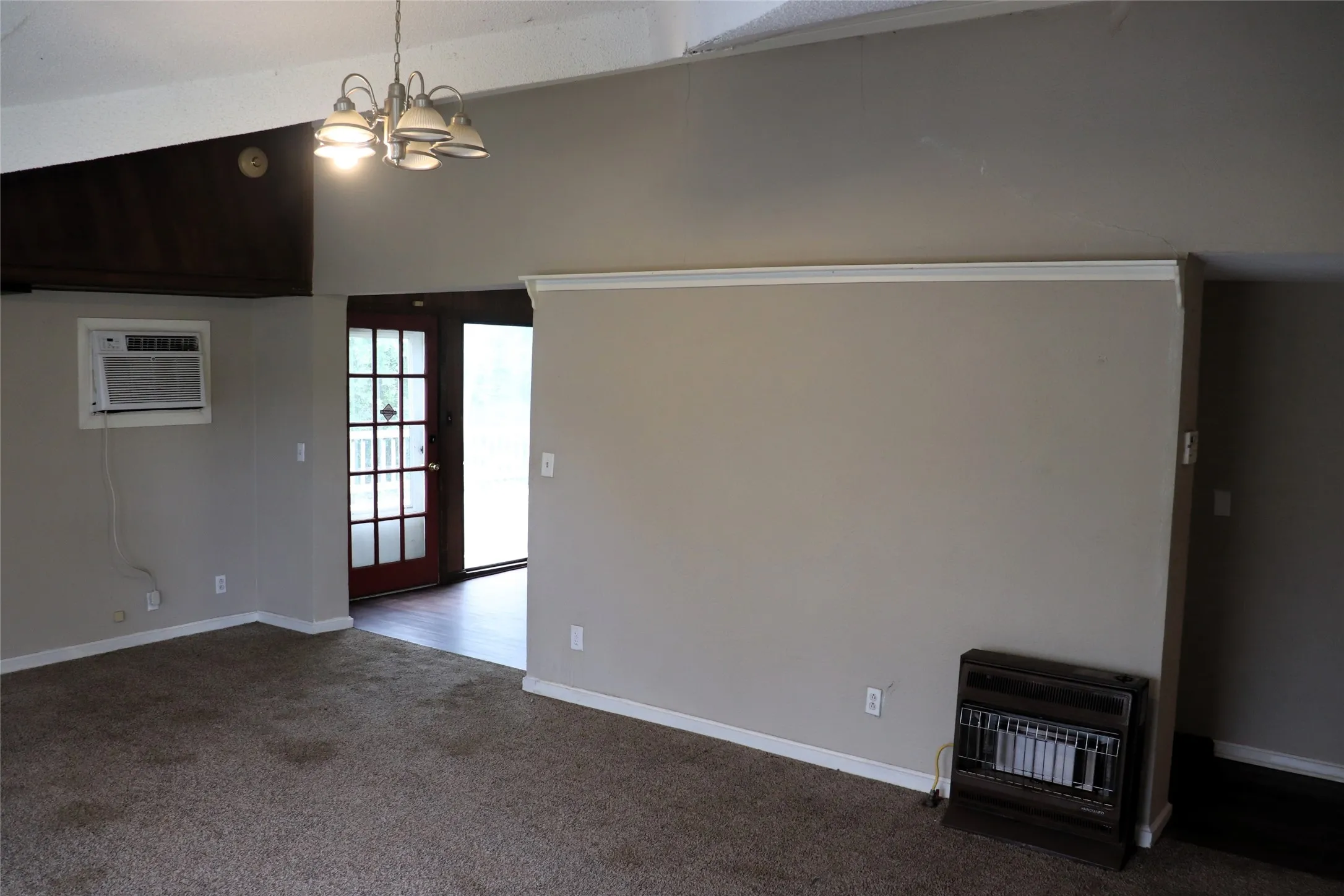 Single Family Residence For Sale in Hunt County , 4366 E Interstate 30, Campbell, Texas 75422, 3 Bedroom, 2 Bathroom, Garage spaces, 1,997 Sqft, built in 1965, Price $224,500, mls#21308205, Real Estate Agent in Campbell, Homes For Sale in Hunt county, Homes For Sale in Campbell, Realtor in Campbell Texas, Real Estate Brokerage Independent Realty Texas, Luminita Cordes Realtor
