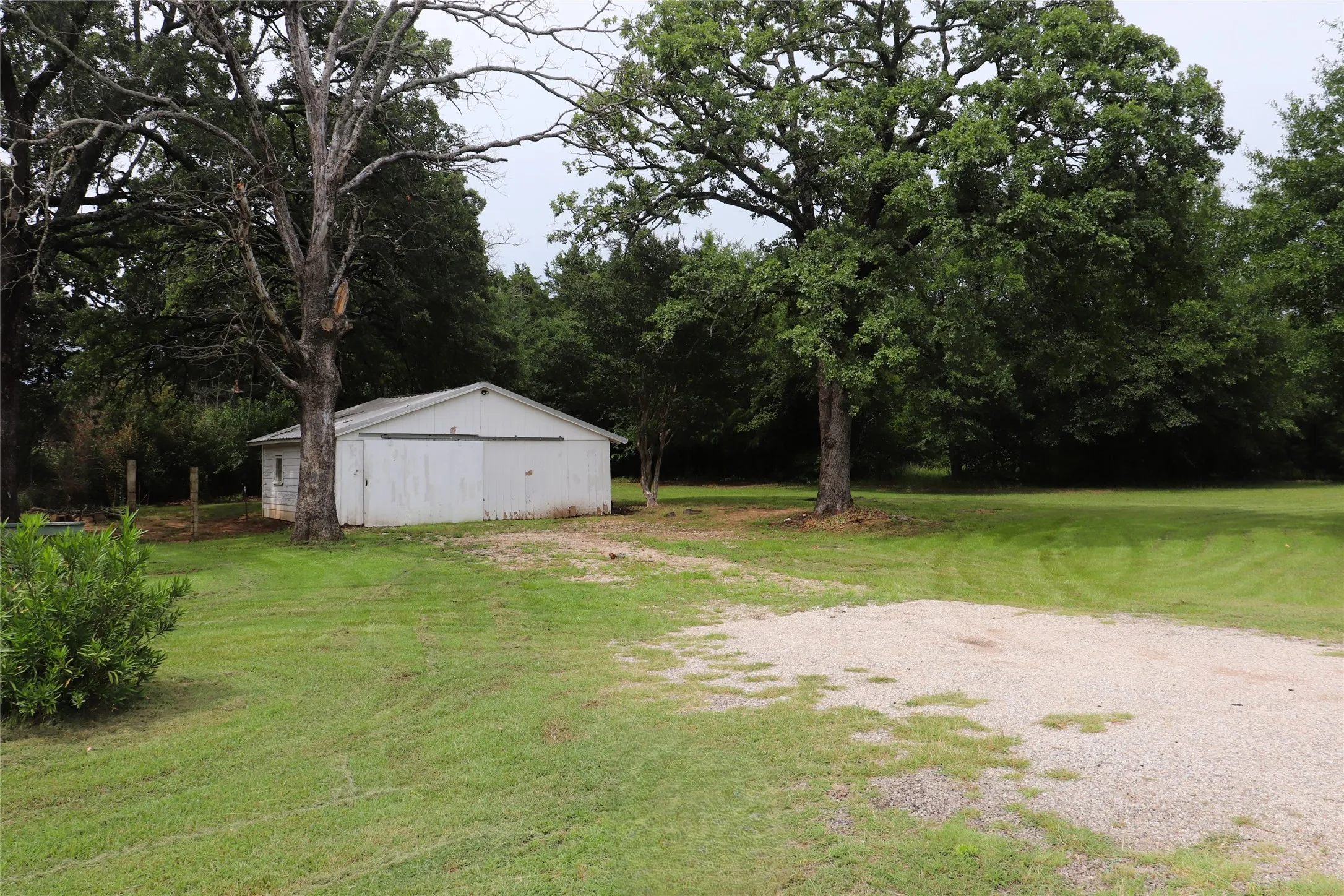 Single Family Residence For Sale in Hunt County , 4366 E Interstate 30, Campbell, Texas 75422, 3 Bedroom, 2 Bathroom, Garage spaces, 1,997 Sqft, built in 1965, Price $224,500, mls#21308205, Real Estate Agent in Campbell, Homes For Sale in Hunt county, Homes For Sale in Campbell, Realtor in Campbell Texas, Real Estate Brokerage Independent Realty Texas, Luminita Cordes Realtor