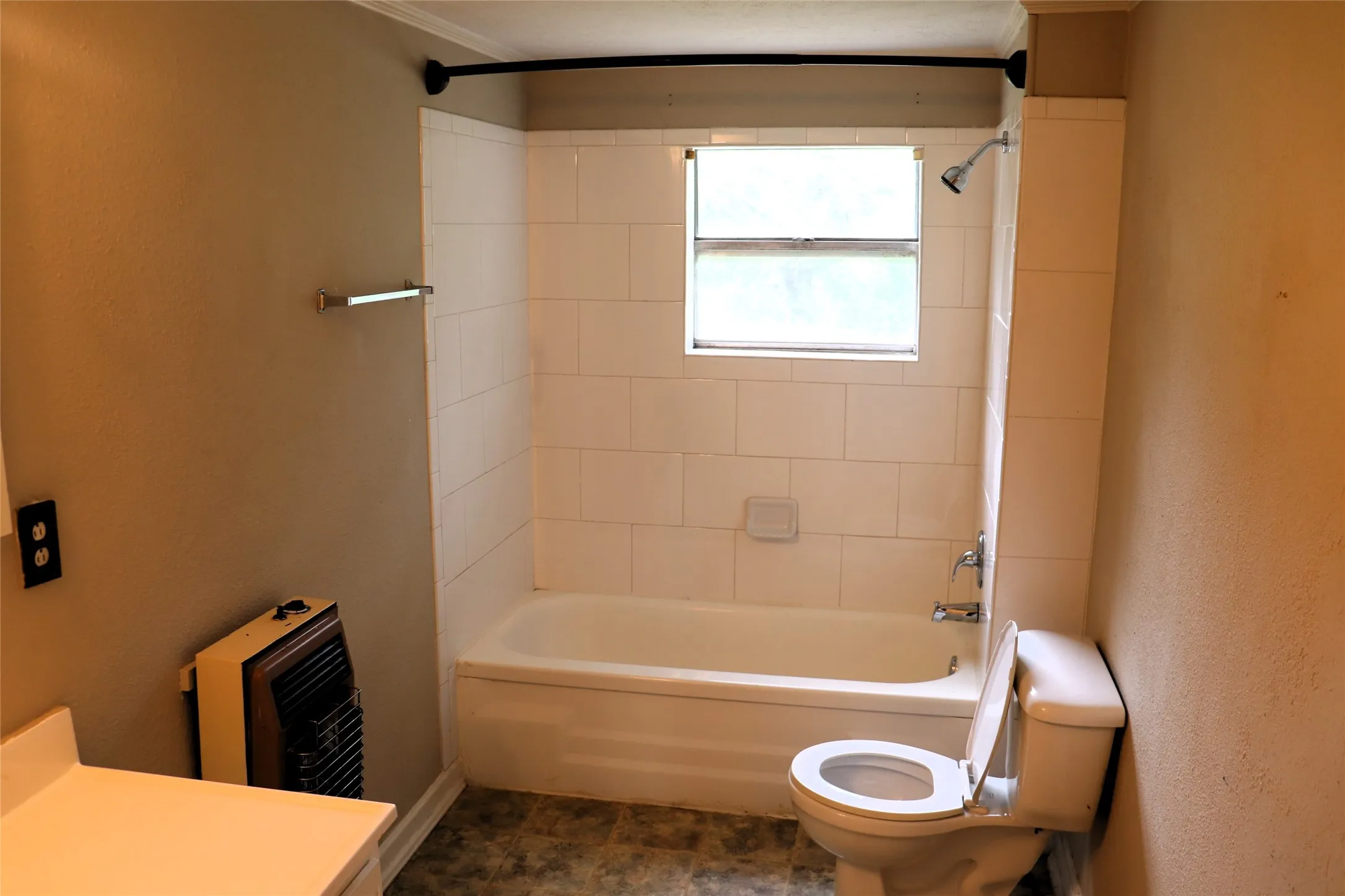 Single Family Residence For Sale in Hunt County , 4366 E Interstate 30, Campbell, Texas 75422, 3 Bedroom, 2 Bathroom, Garage spaces, 1,997 Sqft, built in 1965, Price $224,500, mls#21308205, Real Estate Agent in Campbell, Homes For Sale in Hunt county, Homes For Sale in Campbell, Realtor in Campbell Texas, Real Estate Brokerage Independent Realty Texas, Luminita Cordes Realtor