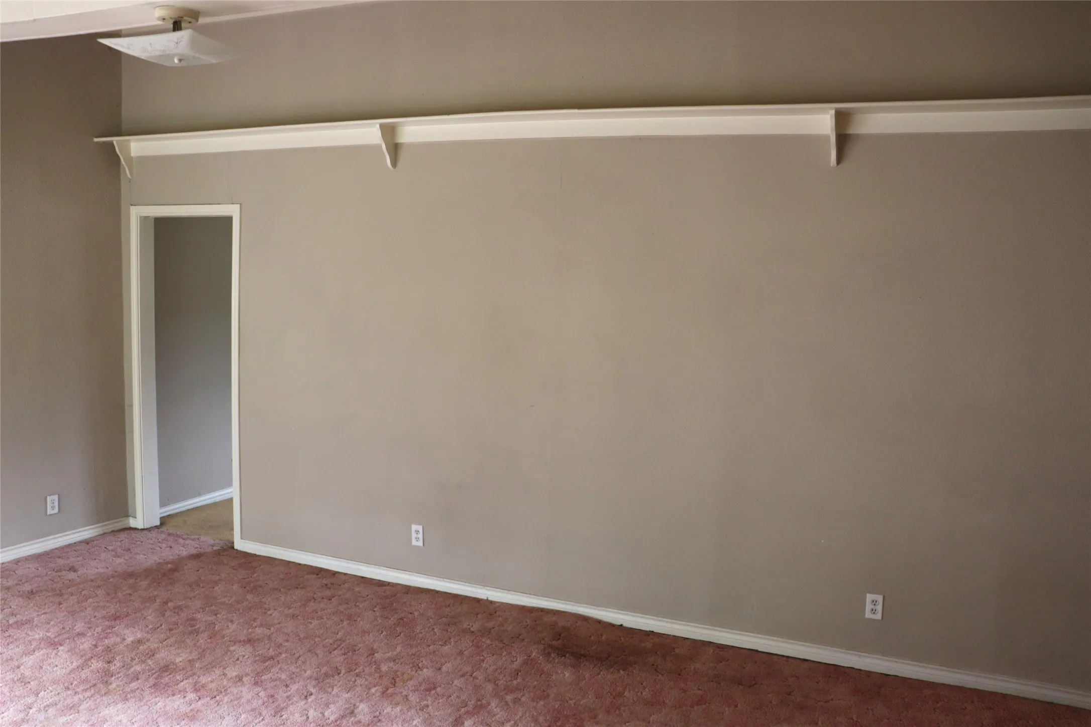 Single Family Residence For Sale in Hunt County , 4366 E Interstate 30, Campbell, Texas 75422, 3 Bedroom, 2 Bathroom, Garage spaces, 1,997 Sqft, built in 1965, Price $224,500, mls#21308205, Real Estate Agent in Campbell, Homes For Sale in Hunt county, Homes For Sale in Campbell, Realtor in Campbell Texas, Real Estate Brokerage Independent Realty Texas, Luminita Cordes Realtor