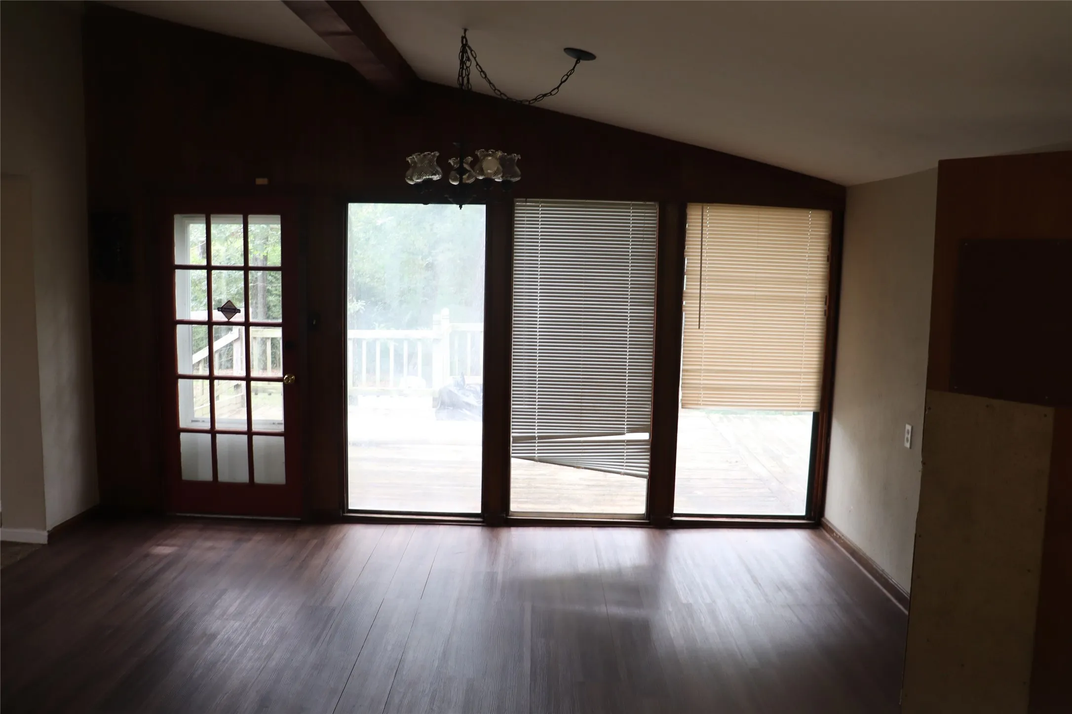 Single Family Residence For Sale in Hunt County , 4366 E Interstate 30, Campbell, Texas 75422, 3 Bedroom, 2 Bathroom, Garage spaces, 1,997 Sqft, built in 1965, Price $224,500, mls#21308205, Real Estate Agent in Campbell, Homes For Sale in Hunt county, Homes For Sale in Campbell, Realtor in Campbell Texas, Real Estate Brokerage Independent Realty Texas, Luminita Cordes Realtor