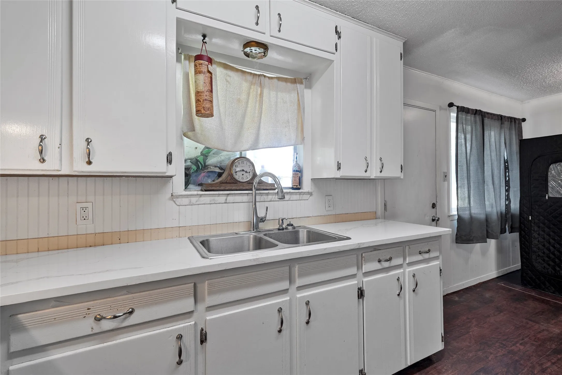 Single Family Residence For Sale in Limestone County , 406 S Narcissus, Kosse, Texas 76653, 2 Bedroom, 1 Bathroom, Garage spaces, 1,000 Sqft, built in 1976, mls#21308797, Real Estate Agent in Kosse, Homes For Sale in Limestone county, Homes For Sale in Kosse, Realtor in Kosse Texas, Real Estate Brokerage Independent Realty Texas, Luminita Cordes Realtor