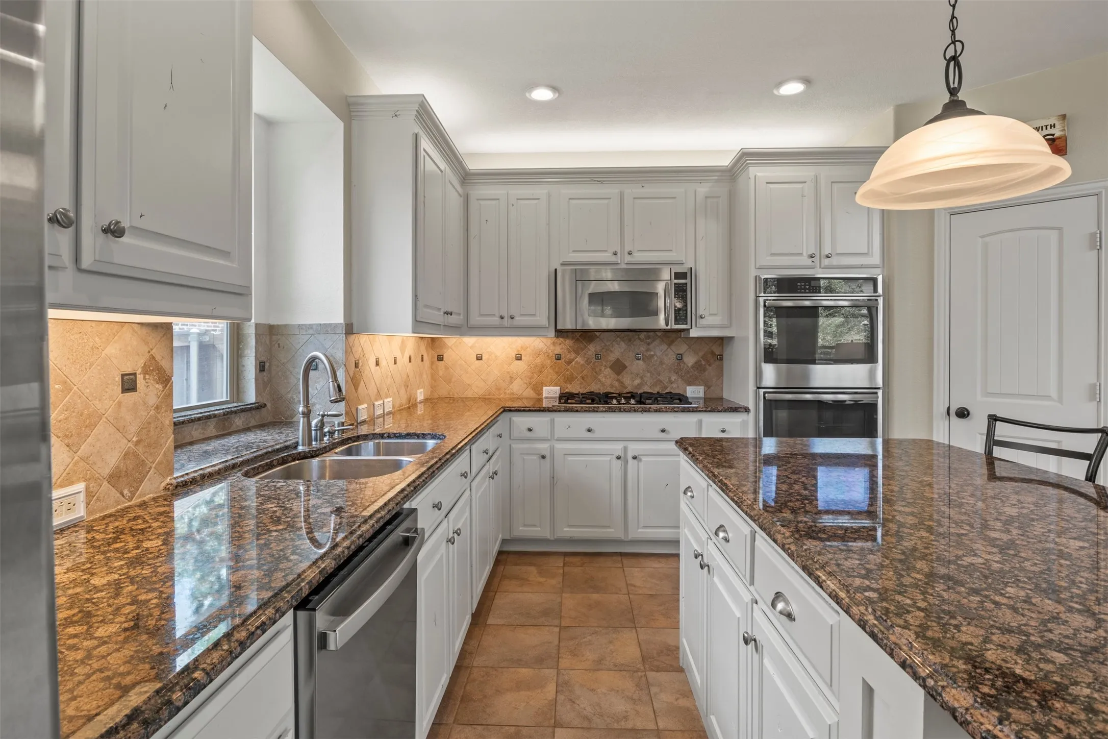 Single Family Residence For Sale in Collin County , 804 Meadowlark Drive, Murphy, Texas 75094, 5 Bedroom, 4 Bathroom, 3 Garage spaces, 4,135 Sqft, built in 2008, mls#21299517, Real Estate Agent in Murphy, Homes For Sale in Collin county, Homes For Sale in Murphy, Realtor in Murphy Texas, Real Estate Brokerage Independent Realty Texas, Luminita Cordes Realtor