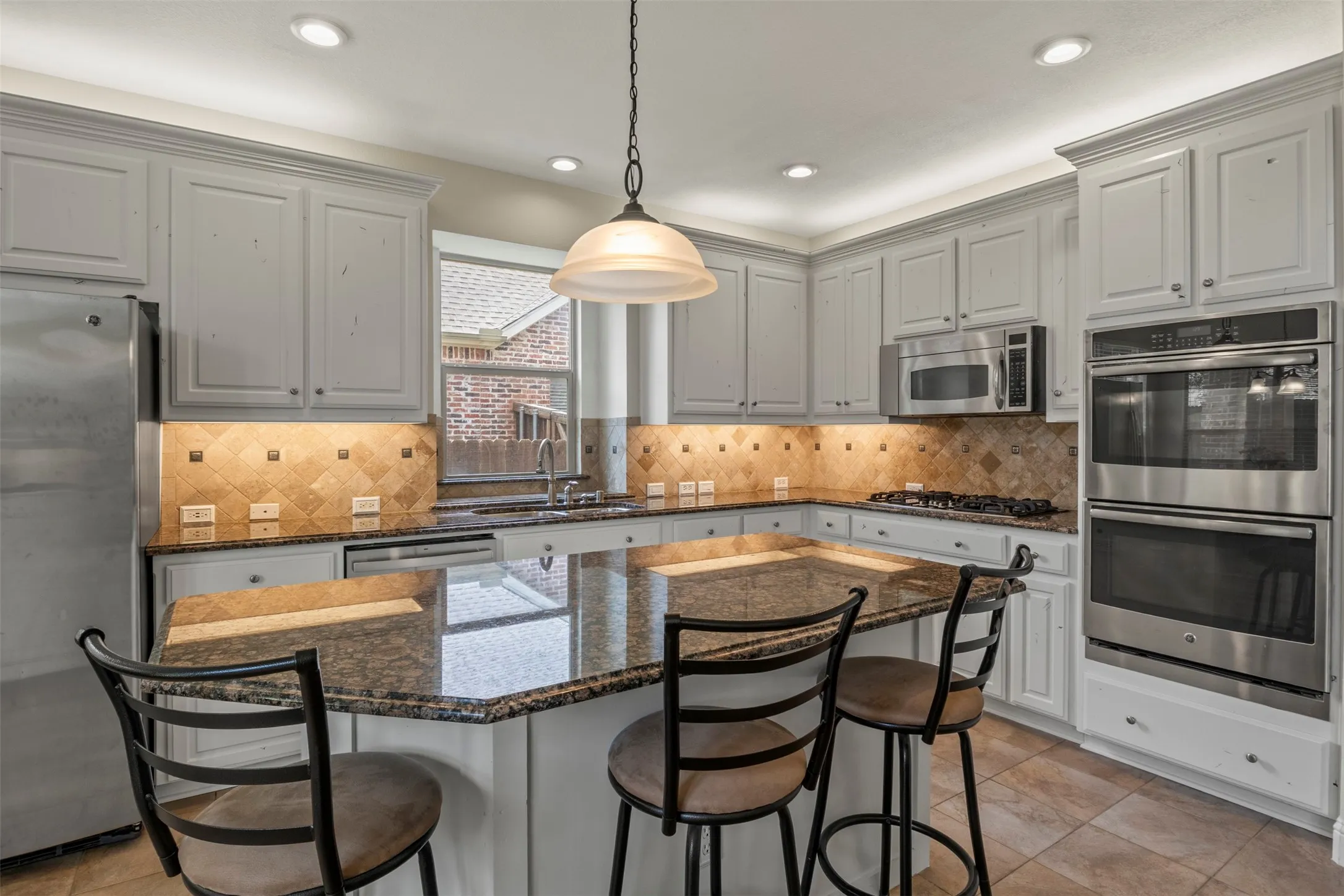 Single Family Residence For Sale in Collin County , 804 Meadowlark Drive, Murphy, Texas 75094, 5 Bedroom, 4 Bathroom, 3 Garage spaces, 4,135 Sqft, built in 2008, mls#21299517, Real Estate Agent in Murphy, Homes For Sale in Collin county, Homes For Sale in Murphy, Realtor in Murphy Texas, Real Estate Brokerage Independent Realty Texas, Luminita Cordes Realtor