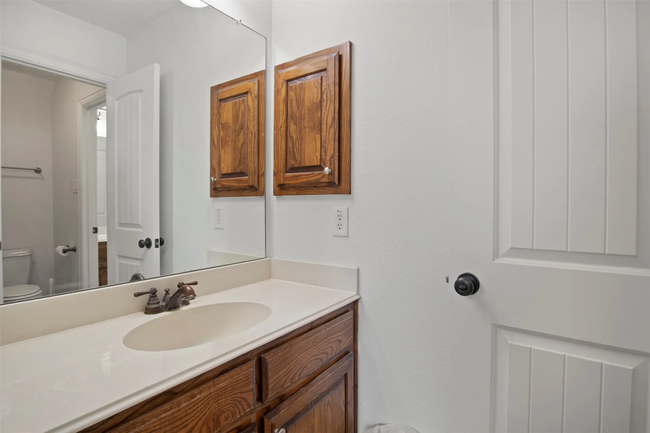 Single Family Residence For Sale in Collin County , 804 Meadowlark Drive, Murphy, Texas 75094, 5 Bedroom, 4 Bathroom, 3 Garage spaces, 4,135 Sqft, built in 2008, mls#21299517, Real Estate Agent in Murphy, Homes For Sale in Collin county, Homes For Sale in Murphy, Realtor in Murphy Texas, Real Estate Brokerage Independent Realty Texas, Luminita Cordes Realtor