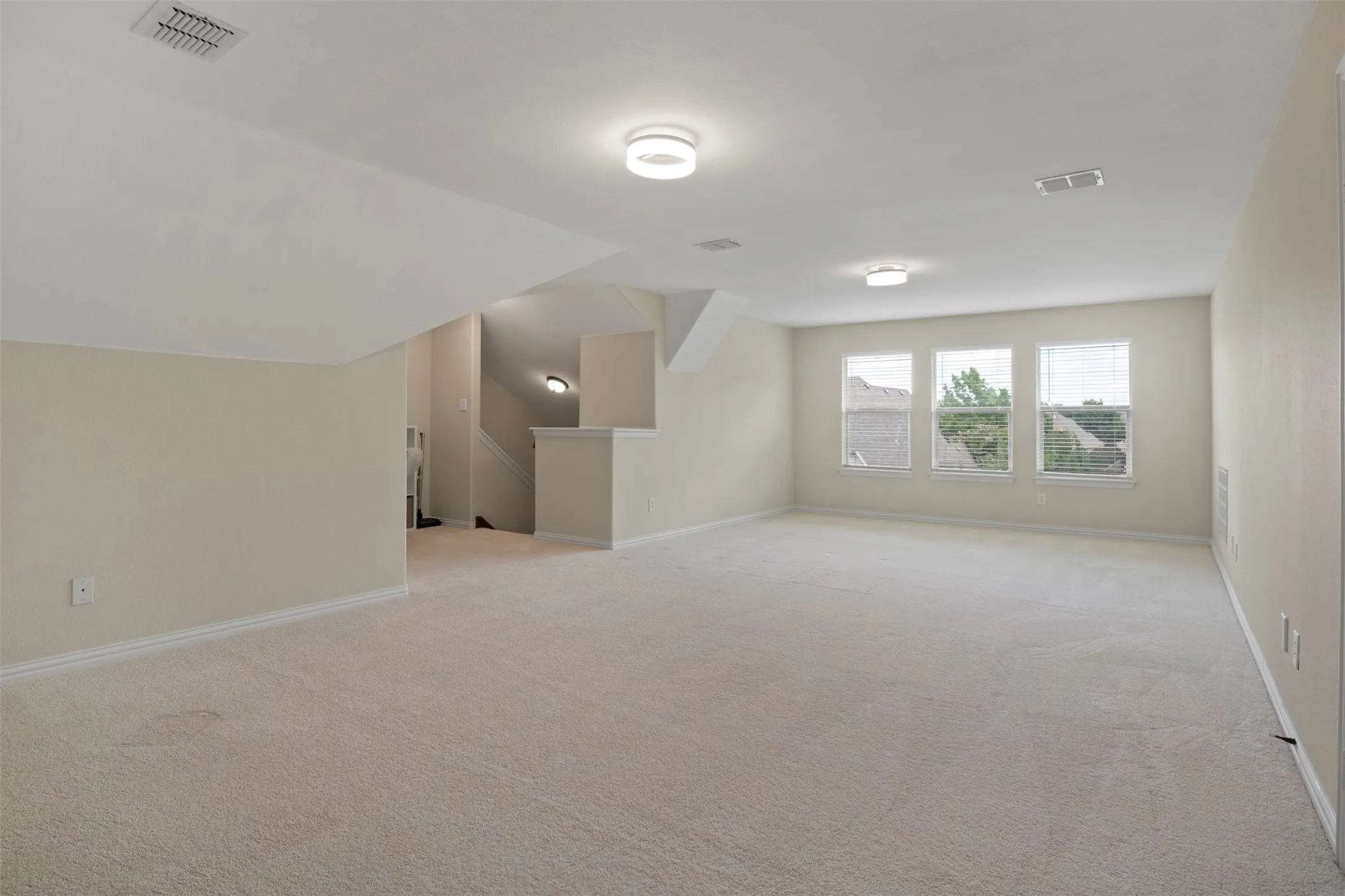 Single Family Residence For Sale in Collin County , 804 Meadowlark Drive, Murphy, Texas 75094, 5 Bedroom, 4 Bathroom, 3 Garage spaces, 4,135 Sqft, built in 2008, mls#21299517, Real Estate Agent in Murphy, Homes For Sale in Collin county, Homes For Sale in Murphy, Realtor in Murphy Texas, Real Estate Brokerage Independent Realty Texas, Luminita Cordes Realtor