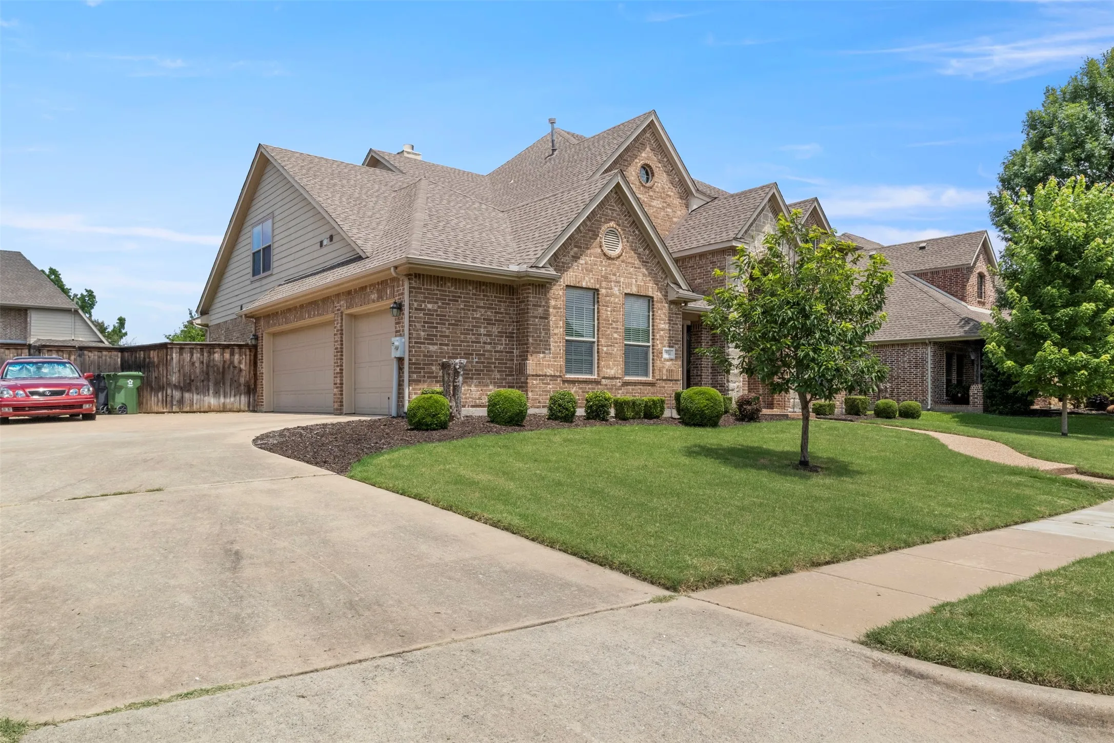 Single Family Residence For Sale in Collin County , 804 Meadowlark Drive, Murphy, Texas 75094, 5 Bedroom, 4 Bathroom, 3 Garage spaces, 4,135 Sqft, built in 2008, mls#21299517, Real Estate Agent in Murphy, Homes For Sale in Collin county, Homes For Sale in Murphy, Realtor in Murphy Texas, Real Estate Brokerage Independent Realty Texas, Luminita Cordes Realtor