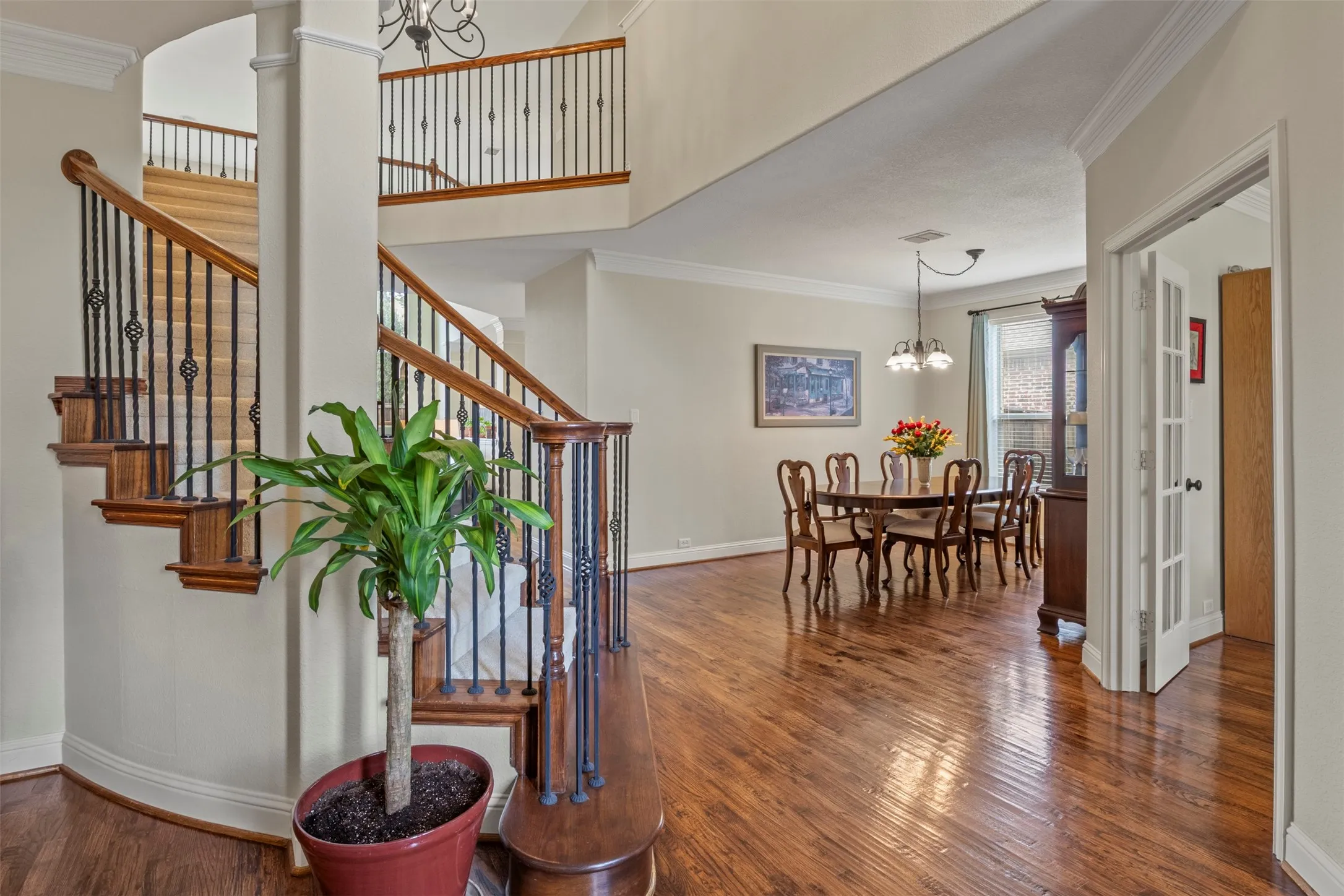 Single Family Residence For Sale in Collin County , 804 Meadowlark Drive, Murphy, Texas 75094, 5 Bedroom, 4 Bathroom, 3 Garage spaces, 4,135 Sqft, built in 2008, mls#21299517, Real Estate Agent in Murphy, Homes For Sale in Collin county, Homes For Sale in Murphy, Realtor in Murphy Texas, Real Estate Brokerage Independent Realty Texas, Luminita Cordes Realtor