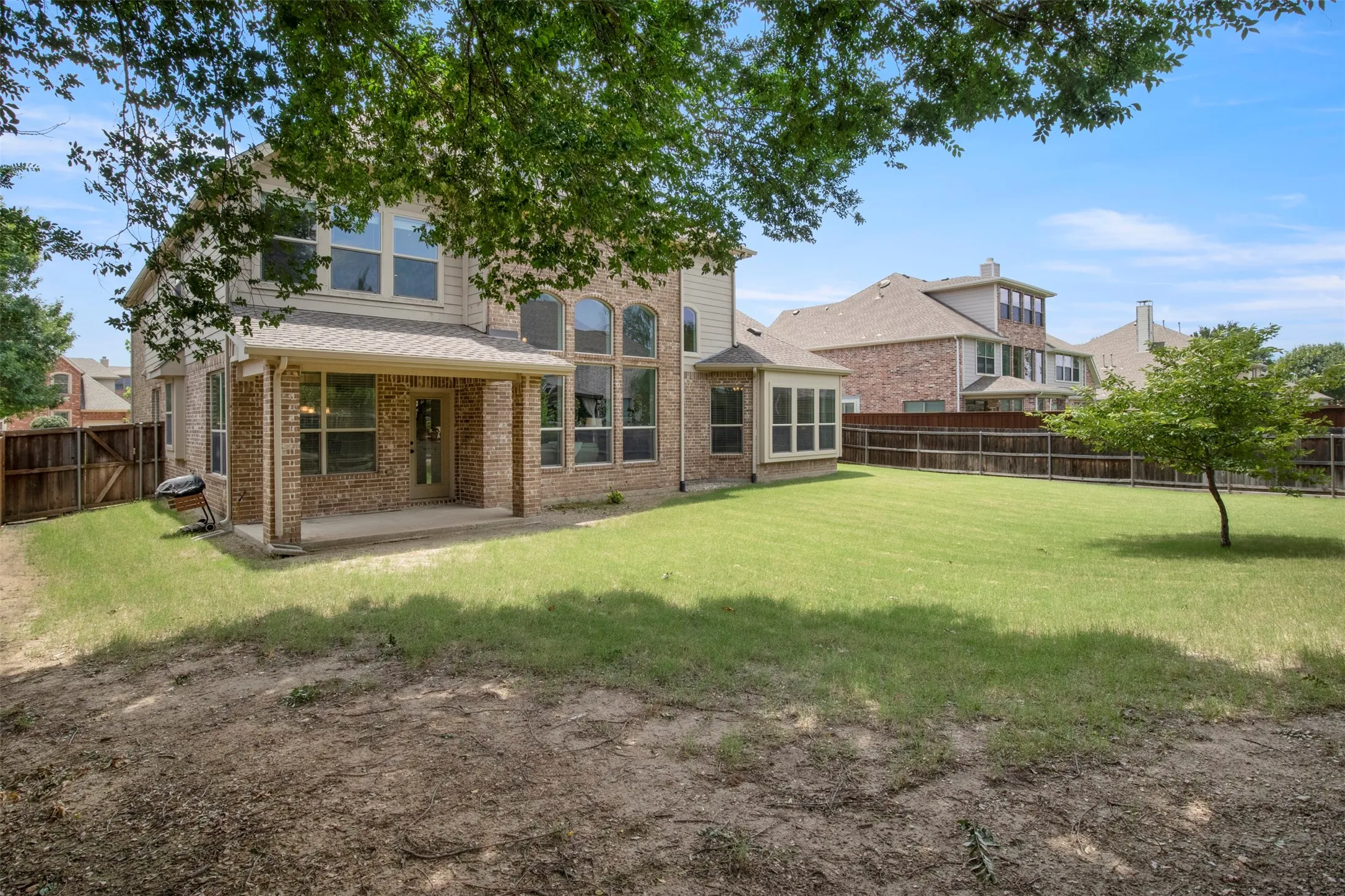 Single Family Residence For Sale in Collin County , 804 Meadowlark Drive, Murphy, Texas 75094, 5 Bedroom, 4 Bathroom, 3 Garage spaces, 4,135 Sqft, built in 2008, mls#21299517, Real Estate Agent in Murphy, Homes For Sale in Collin county, Homes For Sale in Murphy, Realtor in Murphy Texas, Real Estate Brokerage Independent Realty Texas, Luminita Cordes Realtor