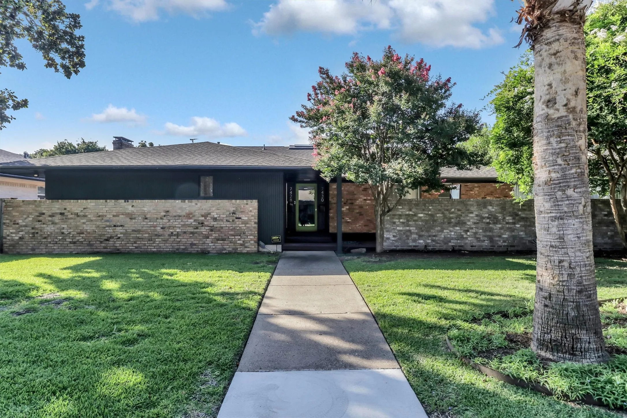 Duplex For Sale in Dallas County , 7428 Walling Lane, Dallas, Texas 75231, 5 Bedroom, 3 Bathroom, 4 Garage spaces, 0 Sqft, built in 1963, mls#21303903, Real Estate Agent in Dallas, Homes For Sale in Dallas county, Homes For Sale in Dallas, Realtor in Dallas Texas, Real Estate Brokerage Independent Realty Texas, Luminita Cordes Realtor