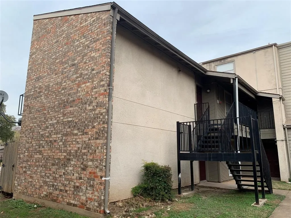 Single Family Residence For Sale in Tarrant County , 5528 Boca Raton Boulevard 186, Fort Worth, Texas 76112, 2 Bedroom, 2 Bathroom, Garage spaces, 1,010 Sqft, built in 1972, mls#21308832, Real Estate Agent in Fort Worth, Homes For Sale in Tarrant county, Homes For Sale in Fort Worth, Realtor in Fort Worth Texas, Real Estate Brokerage Independent Realty Texas, Luminita Cordes Realtor