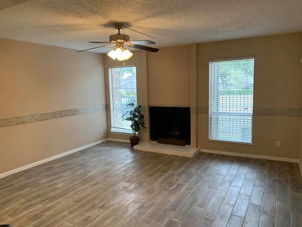 Single Family Residence For Sale in Tarrant County , 5528 Boca Raton Boulevard 186, Fort Worth, Texas 76112, 2 Bedroom, 2 Bathroom, Garage spaces, 1,010 Sqft, built in 1972, mls#21308832, Real Estate Agent in Fort Worth, Homes For Sale in Tarrant county, Homes For Sale in Fort Worth, Realtor in Fort Worth Texas, Real Estate Brokerage Independent Realty Texas, Luminita Cordes Realtor
