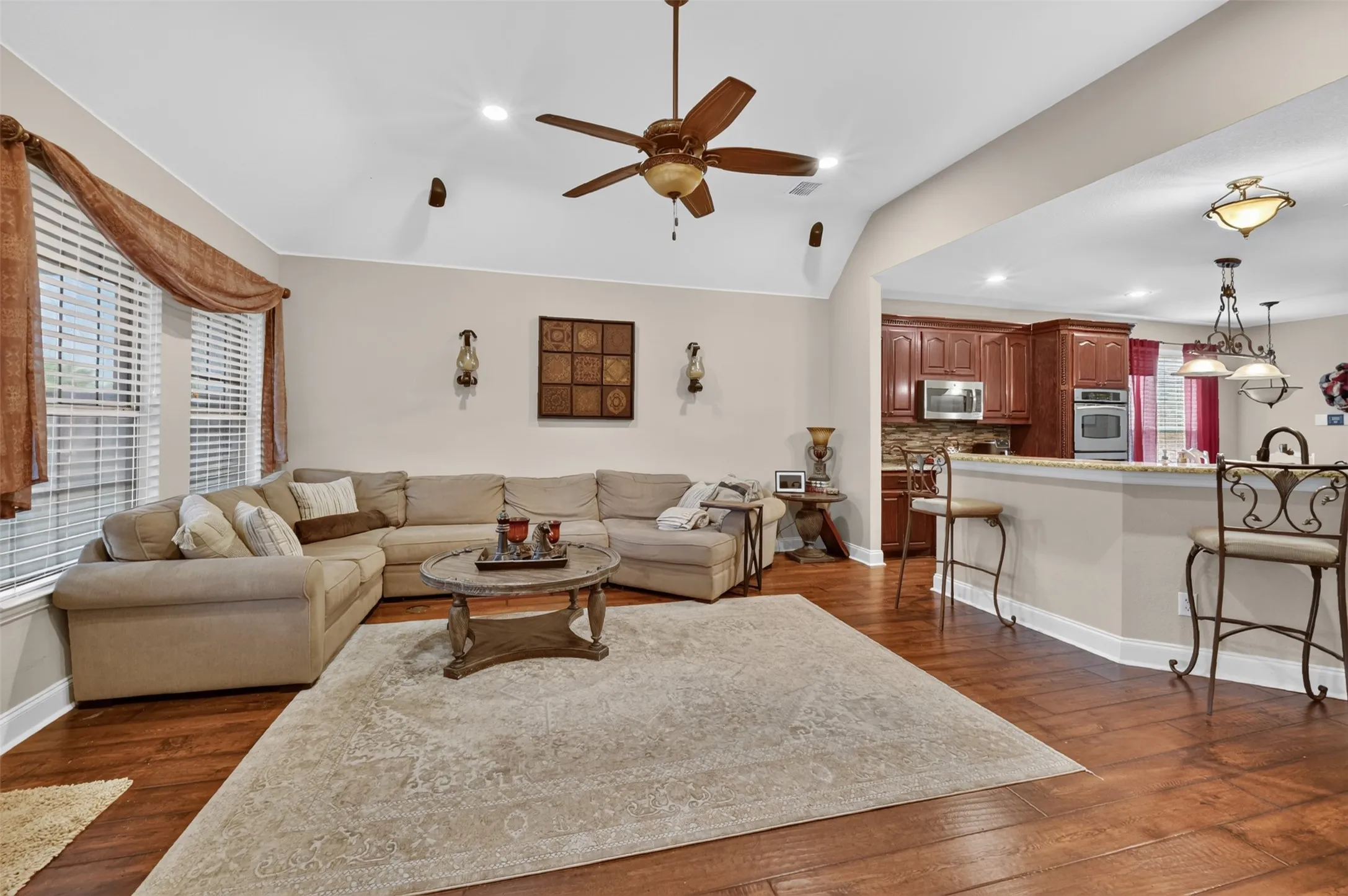 Single Family Residence For Sale in Denton County , 3451 Mayflower Drive, Frisco, Texas 75034, 4 Bedroom, 4 Bathroom, 2 Garage spaces, 3,068 Sqft, built in 2004, mls#21308502, Real Estate Agent in Frisco, Homes For Sale in Denton county, Homes For Sale in Frisco, Realtor in Frisco Texas, Real Estate Brokerage Independent Realty Texas, Luminita Cordes Realtor