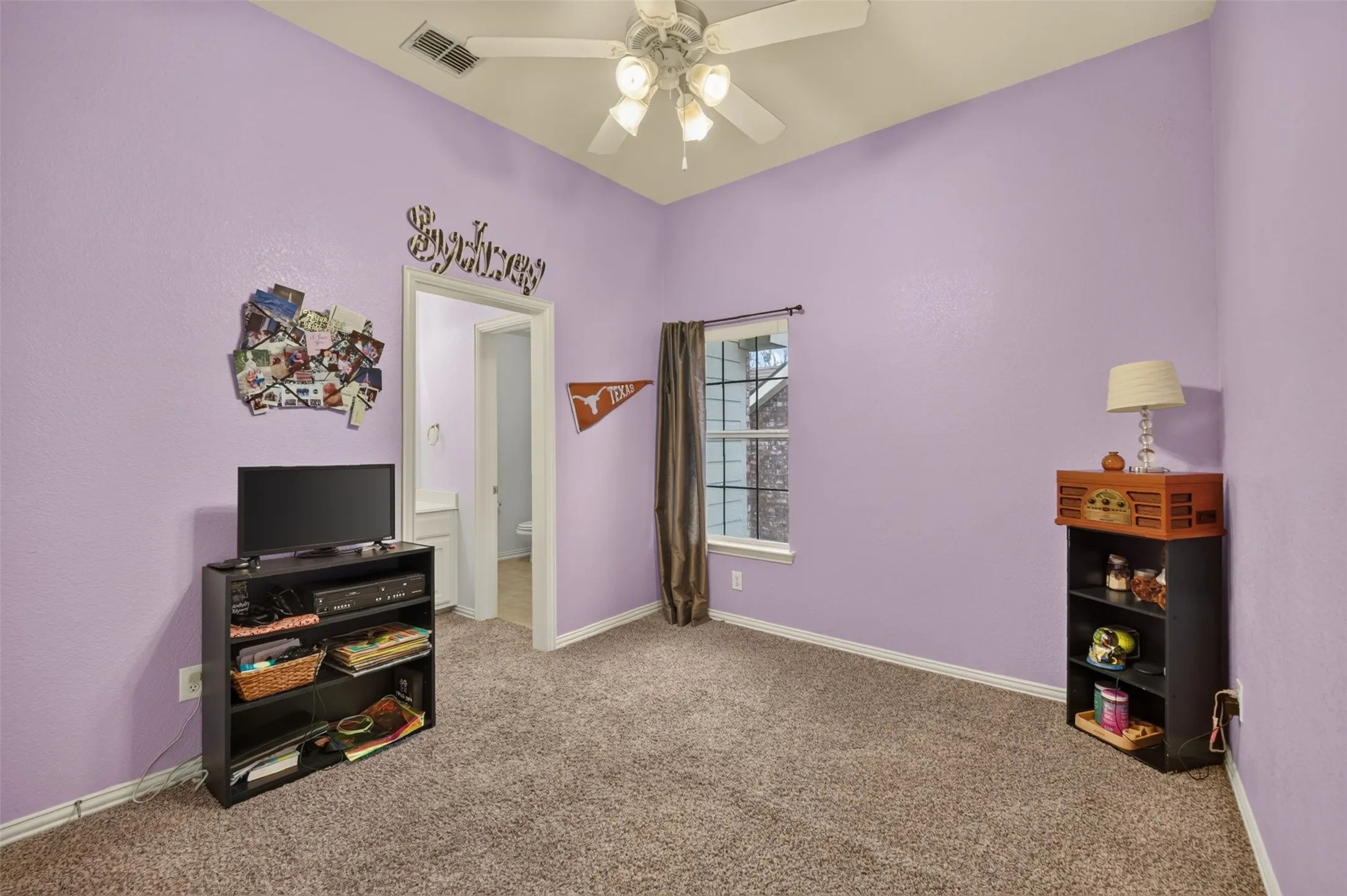 Single Family Residence For Sale in Denton County , 3451 Mayflower Drive, Frisco, Texas 75034, 4 Bedroom, 4 Bathroom, 2 Garage spaces, 3,068 Sqft, built in 2004, mls#21308502, Real Estate Agent in Frisco, Homes For Sale in Denton county, Homes For Sale in Frisco, Realtor in Frisco Texas, Real Estate Brokerage Independent Realty Texas, Luminita Cordes Realtor