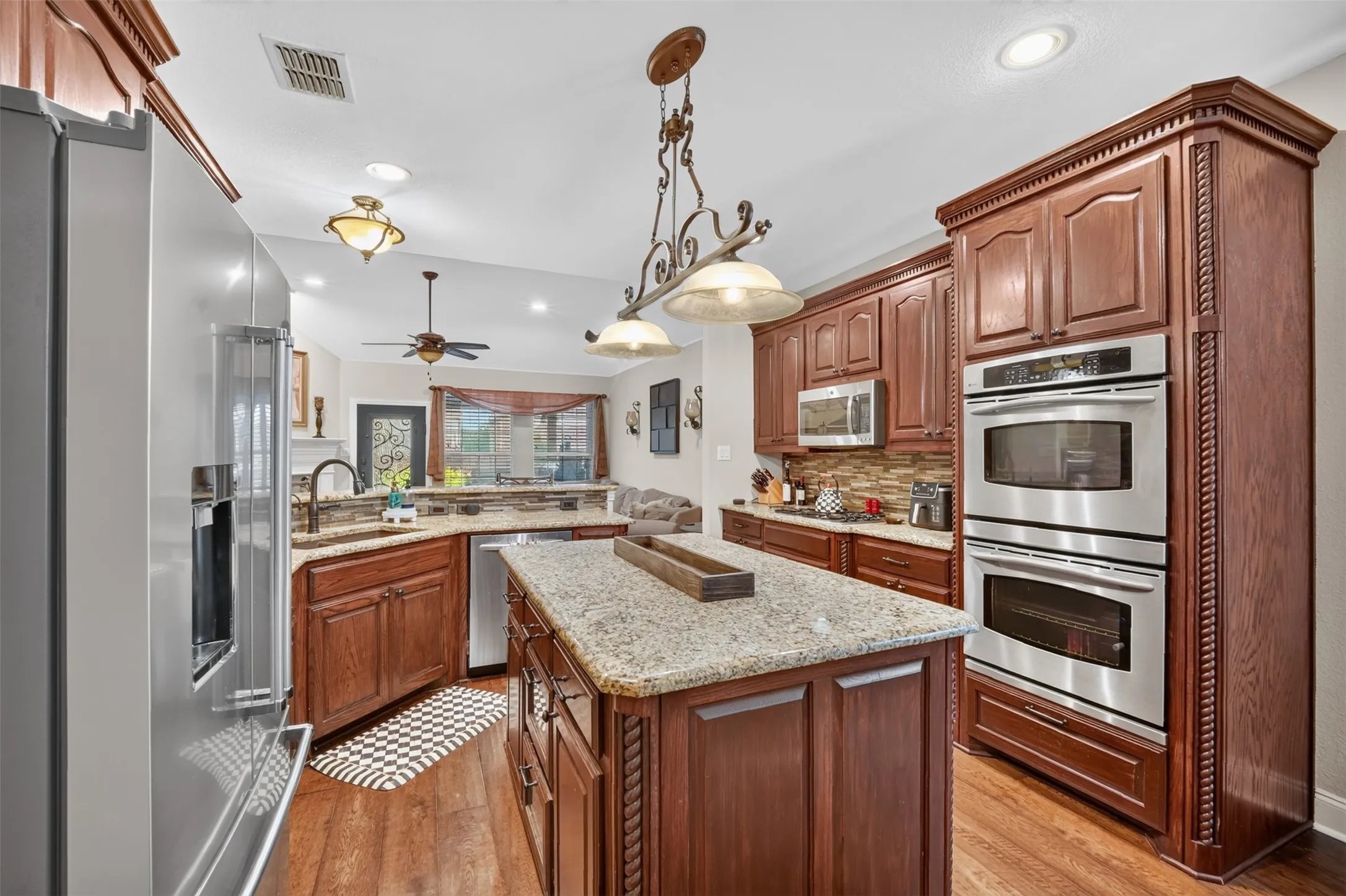Single Family Residence For Sale in Denton County , 3451 Mayflower Drive, Frisco, Texas 75034, 4 Bedroom, 4 Bathroom, 2 Garage spaces, 3,068 Sqft, built in 2004, mls#21308502, Real Estate Agent in Frisco, Homes For Sale in Denton county, Homes For Sale in Frisco, Realtor in Frisco Texas, Real Estate Brokerage Independent Realty Texas, Luminita Cordes Realtor