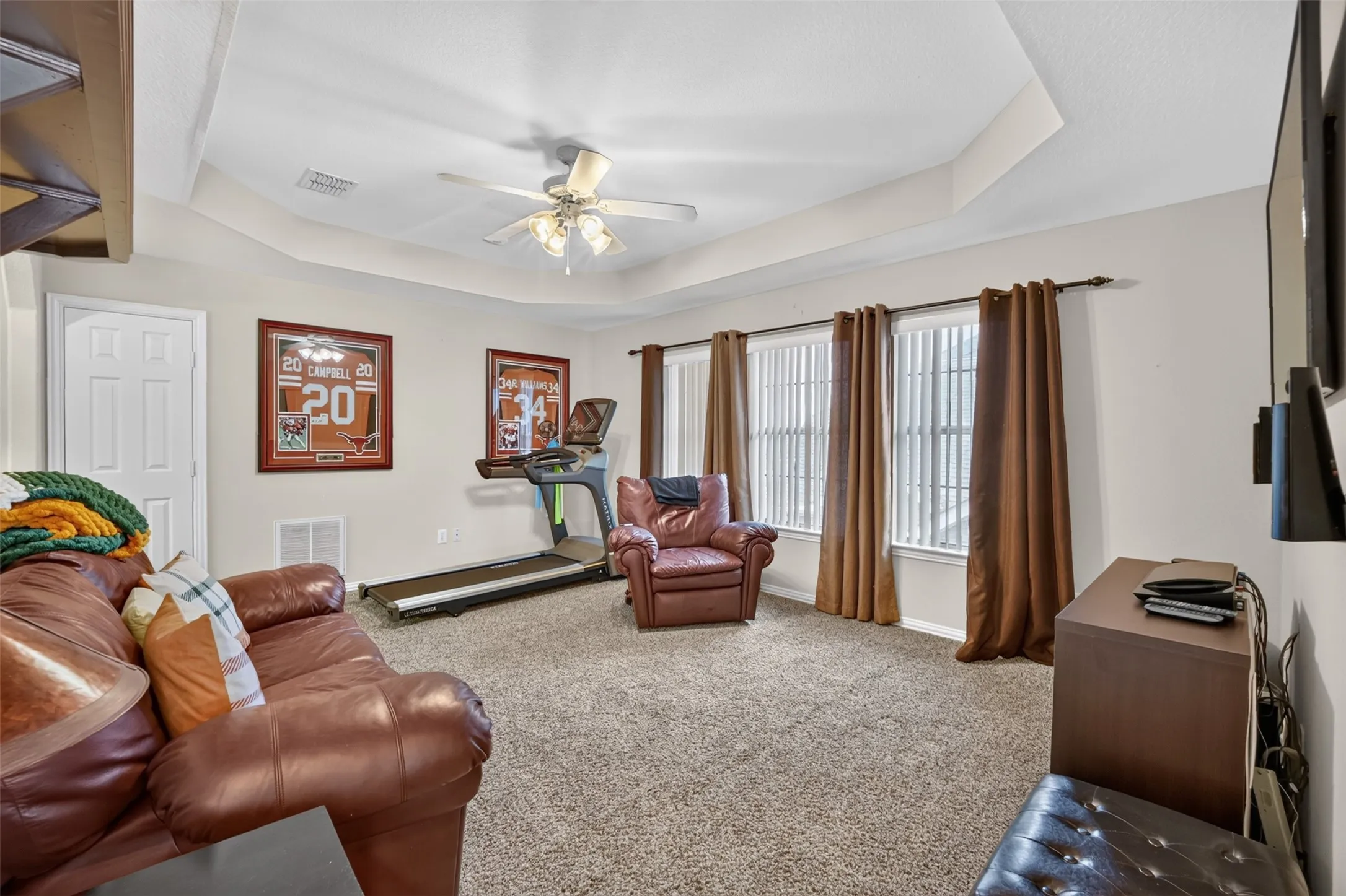 Single Family Residence For Sale in Denton County , 3451 Mayflower Drive, Frisco, Texas 75034, 4 Bedroom, 4 Bathroom, 2 Garage spaces, 3,068 Sqft, built in 2004, mls#21308502, Real Estate Agent in Frisco, Homes For Sale in Denton county, Homes For Sale in Frisco, Realtor in Frisco Texas, Real Estate Brokerage Independent Realty Texas, Luminita Cordes Realtor