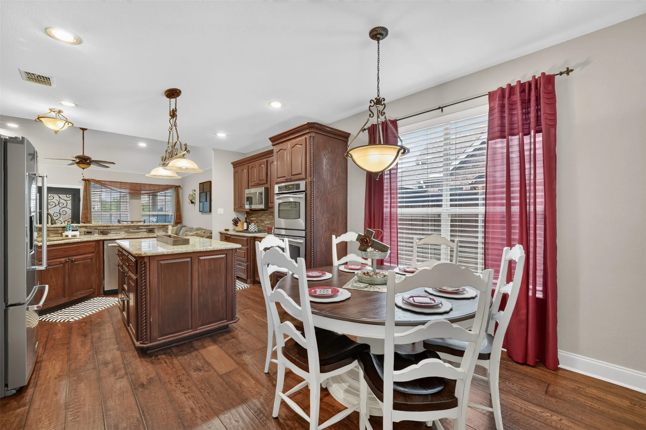 Single Family Residence For Sale in Denton County , 3451 Mayflower Drive, Frisco, Texas 75034, 4 Bedroom, 4 Bathroom, 2 Garage spaces, 3,068 Sqft, built in 2004, mls#21308502, Real Estate Agent in Frisco, Homes For Sale in Denton county, Homes For Sale in Frisco, Realtor in Frisco Texas, Real Estate Brokerage Independent Realty Texas, Luminita Cordes Realtor