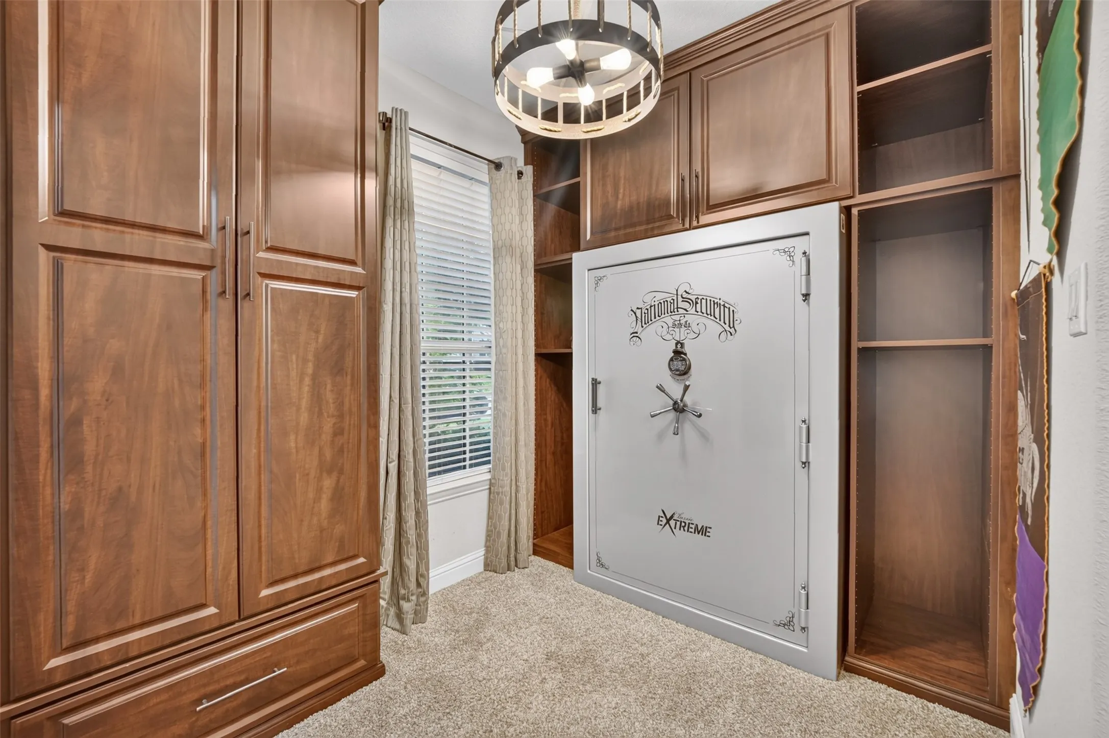 Single Family Residence For Sale in Denton County , 3451 Mayflower Drive, Frisco, Texas 75034, 4 Bedroom, 4 Bathroom, 2 Garage spaces, 3,068 Sqft, built in 2004, mls#21308502, Real Estate Agent in Frisco, Homes For Sale in Denton county, Homes For Sale in Frisco, Realtor in Frisco Texas, Real Estate Brokerage Independent Realty Texas, Luminita Cordes Realtor