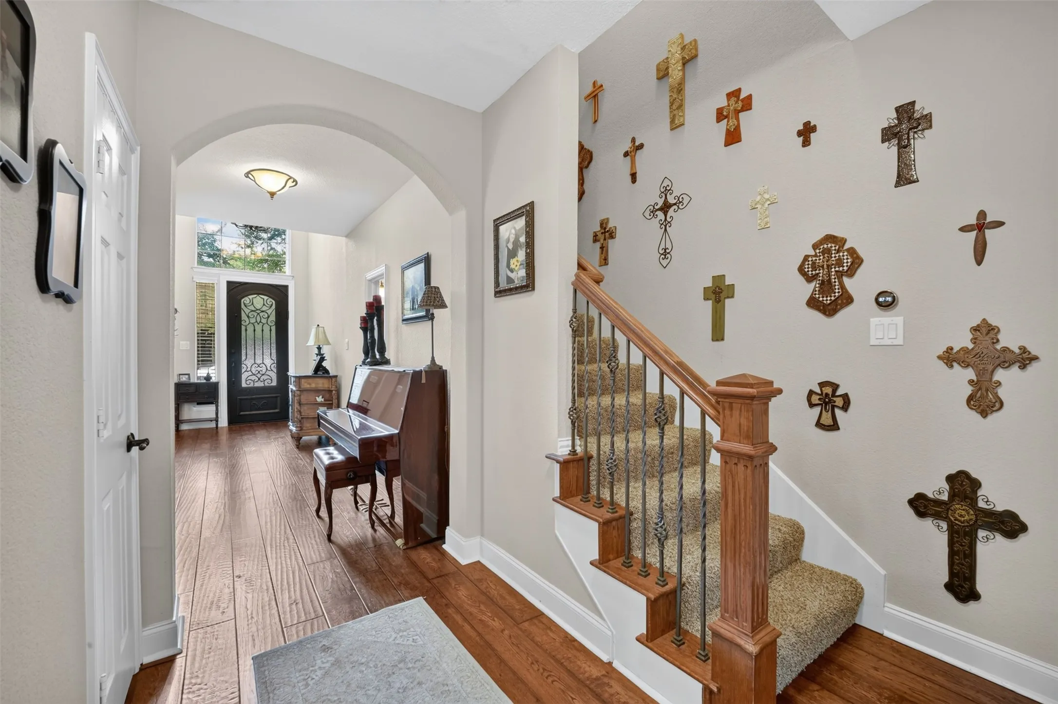 Single Family Residence For Sale in Denton County , 3451 Mayflower Drive, Frisco, Texas 75034, 4 Bedroom, 4 Bathroom, 2 Garage spaces, 3,068 Sqft, built in 2004, mls#21308502, Real Estate Agent in Frisco, Homes For Sale in Denton county, Homes For Sale in Frisco, Realtor in Frisco Texas, Real Estate Brokerage Independent Realty Texas, Luminita Cordes Realtor