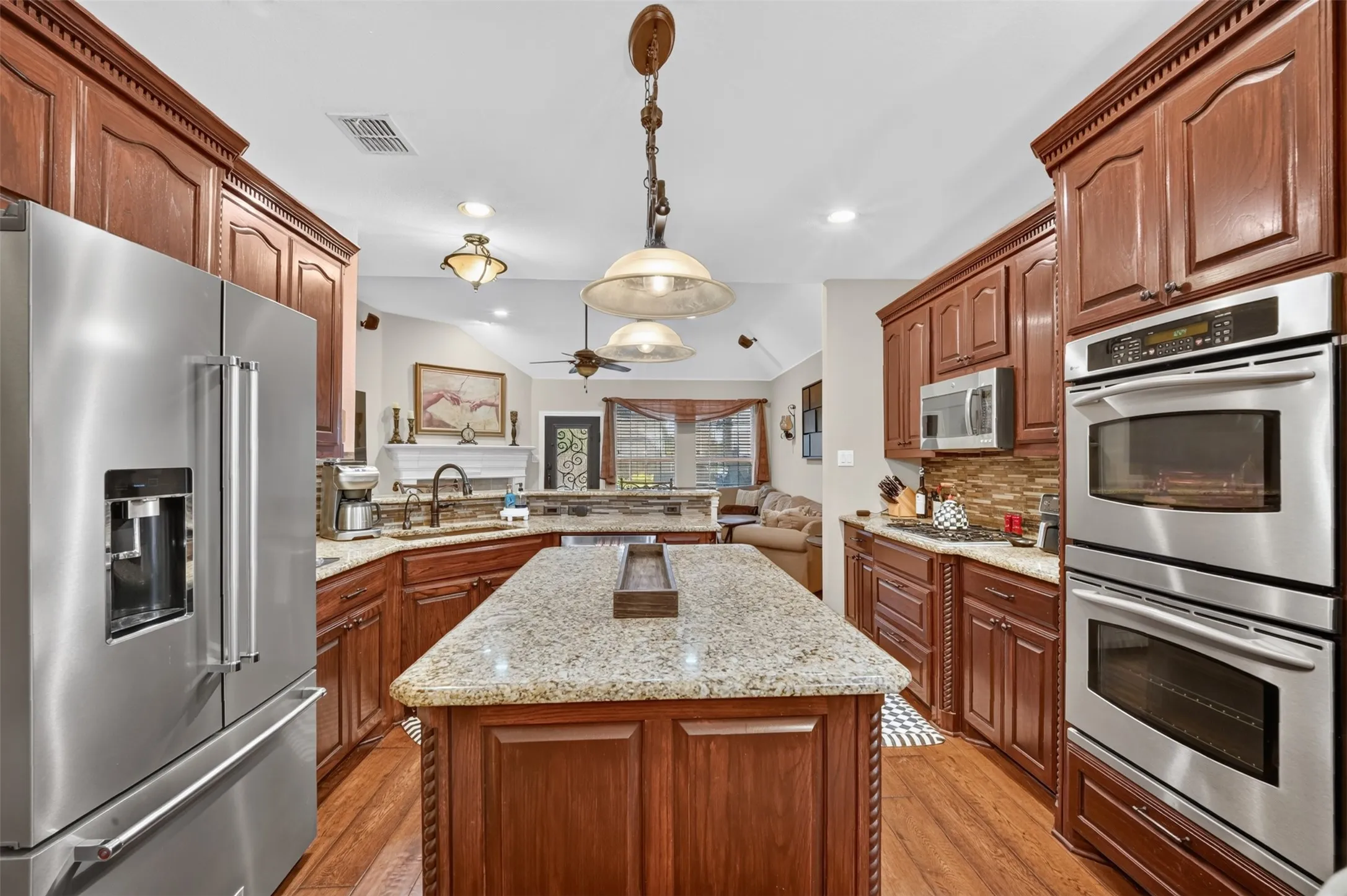 Single Family Residence For Sale in Denton County , 3451 Mayflower Drive, Frisco, Texas 75034, 4 Bedroom, 4 Bathroom, 2 Garage spaces, 3,068 Sqft, built in 2004, mls#21308502, Real Estate Agent in Frisco, Homes For Sale in Denton county, Homes For Sale in Frisco, Realtor in Frisco Texas, Real Estate Brokerage Independent Realty Texas, Luminita Cordes Realtor