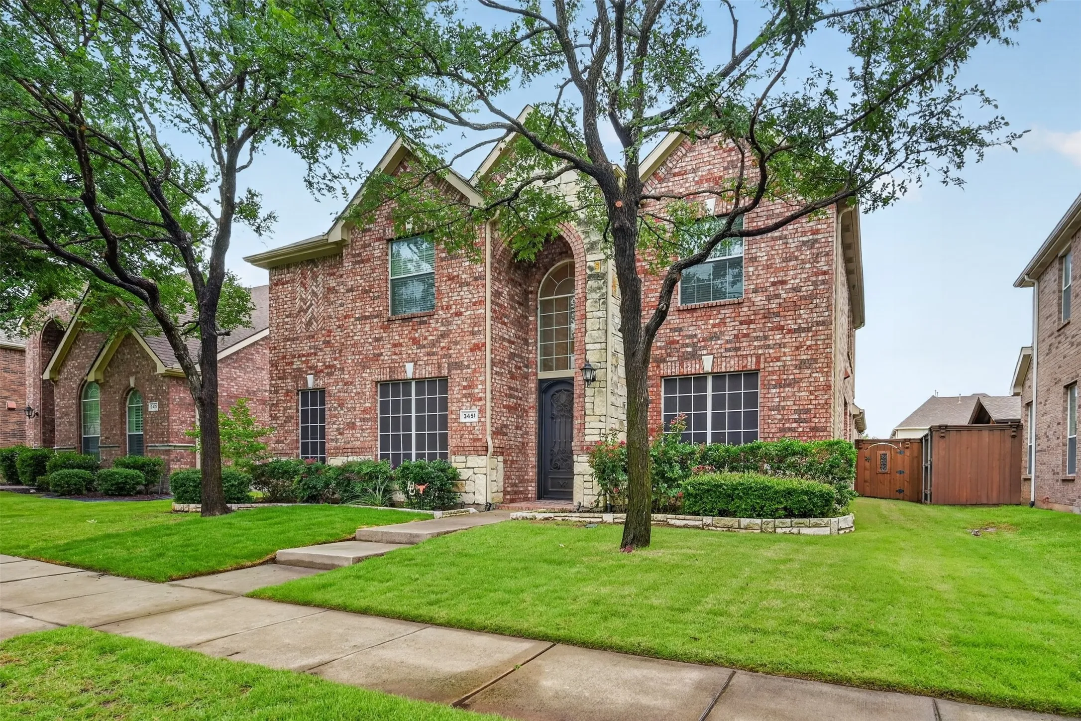 Single Family Residence For Sale in Denton County , 3451 Mayflower Drive, Frisco, Texas 75034, 4 Bedroom, 4 Bathroom, 2 Garage spaces, 3,068 Sqft, built in 2004, mls#21308502, Real Estate Agent in Frisco, Homes For Sale in Denton county, Homes For Sale in Frisco, Realtor in Frisco Texas, Real Estate Brokerage Independent Realty Texas, Luminita Cordes Realtor