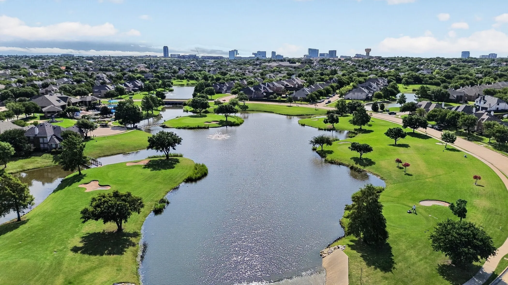Single Family Residence For Sale in Denton County , 3451 Mayflower Drive, Frisco, Texas 75034, 4 Bedroom, 4 Bathroom, 2 Garage spaces, 3,068 Sqft, built in 2004, mls#21308502, Real Estate Agent in Frisco, Homes For Sale in Denton county, Homes For Sale in Frisco, Realtor in Frisco Texas, Real Estate Brokerage Independent Realty Texas, Luminita Cordes Realtor