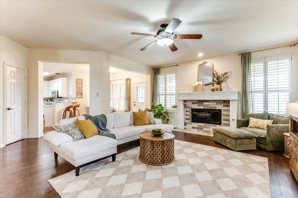 Single Family Residence For Sale in Collin County , 11406 New Orleans Drive, Frisco, Texas 75035, 4 Bedroom, 3 Bathroom, 2 Garage spaces, 2,813 Sqft, built in 1995, mls#21305880, Real Estate Agent in Frisco, Homes For Sale in Collin county, Homes For Sale in Frisco, Realtor in Frisco Texas, Real Estate Brokerage Independent Realty Texas, Luminita Cordes Realtor