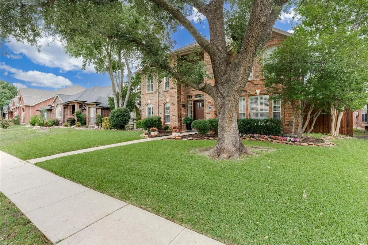 Single Family Residence For Sale in Collin County , 11406 New Orleans Drive, Frisco, Texas 75035, 4 Bedroom, 3 Bathroom, 2 Garage spaces, 2,813 Sqft, built in 1995, mls#21305880, Real Estate Agent in Frisco, Homes For Sale in Collin county, Homes For Sale in Frisco, Realtor in Frisco Texas, Real Estate Brokerage Independent Realty Texas, Luminita Cordes Realtor
