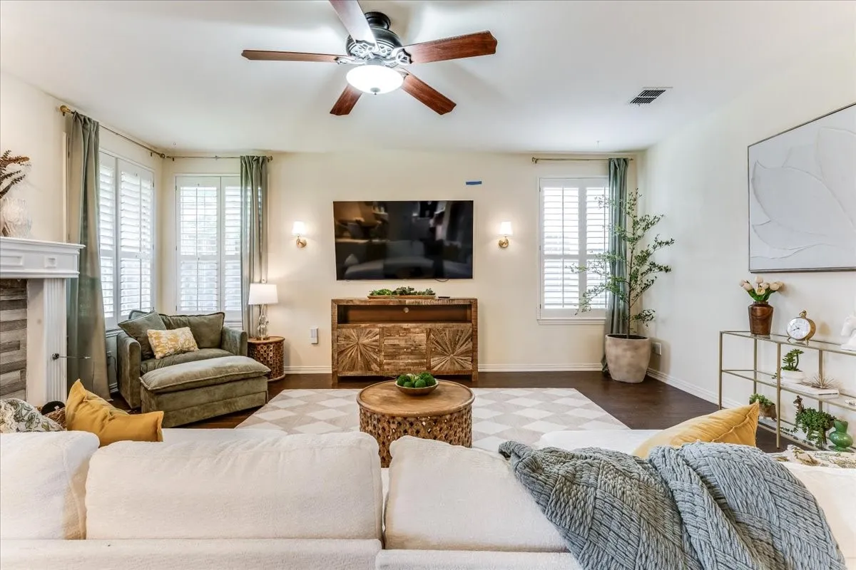 Single Family Residence For Sale in Collin County , 11406 New Orleans Drive, Frisco, Texas 75035, 4 Bedroom, 3 Bathroom, 2 Garage spaces, 2,813 Sqft, built in 1995, mls#21305880, Real Estate Agent in Frisco, Homes For Sale in Collin county, Homes For Sale in Frisco, Realtor in Frisco Texas, Real Estate Brokerage Independent Realty Texas, Luminita Cordes Realtor