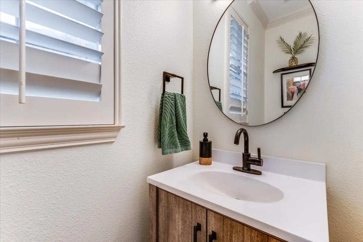Single Family Residence For Sale in Collin County , 11406 New Orleans Drive, Frisco, Texas 75035, 4 Bedroom, 3 Bathroom, 2 Garage spaces, 2,813 Sqft, built in 1995, mls#21305880, Real Estate Agent in Frisco, Homes For Sale in Collin county, Homes For Sale in Frisco, Realtor in Frisco Texas, Real Estate Brokerage Independent Realty Texas, Luminita Cordes Realtor