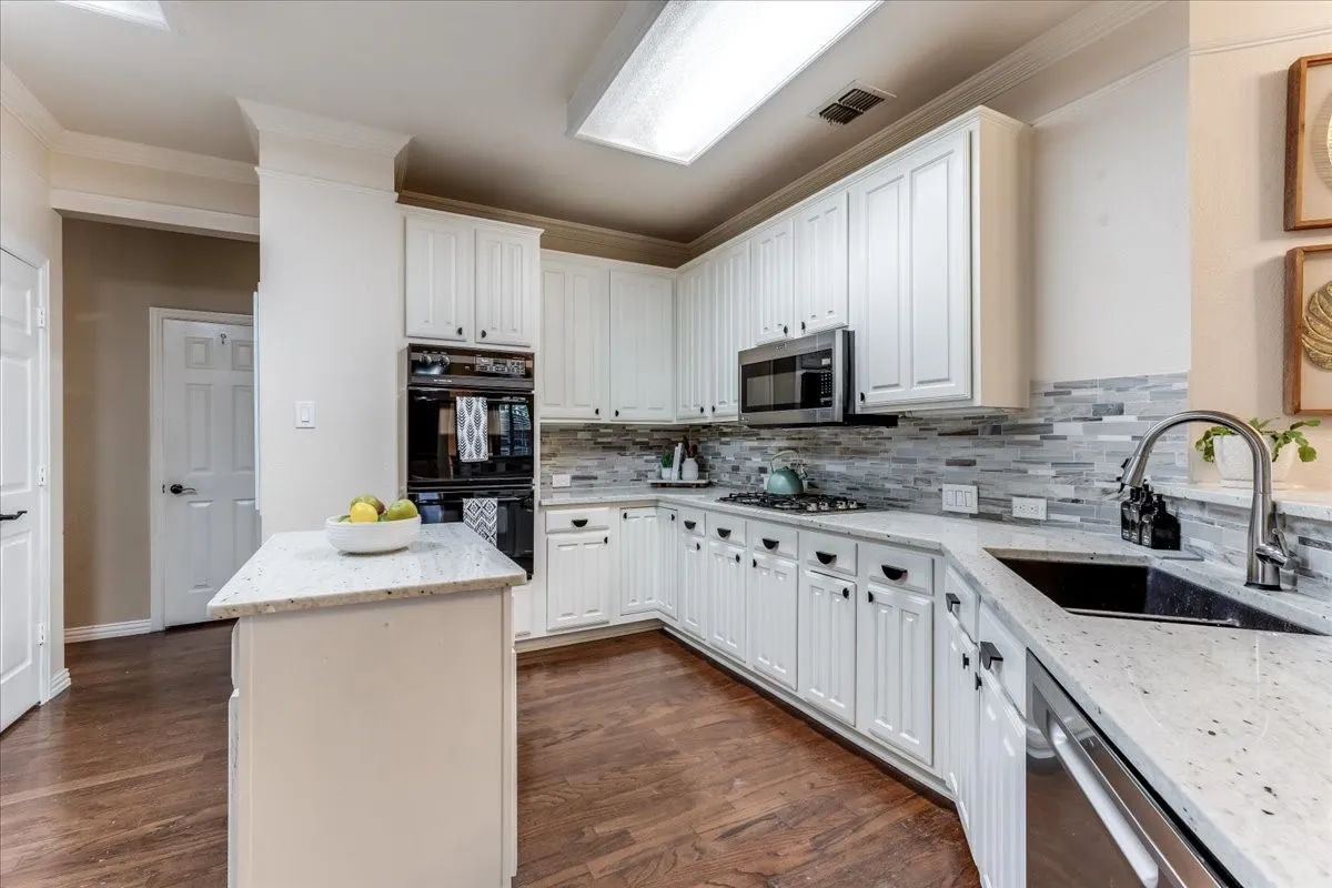Single Family Residence For Sale in Collin County , 11406 New Orleans Drive, Frisco, Texas 75035, 4 Bedroom, 3 Bathroom, 2 Garage spaces, 2,813 Sqft, built in 1995, mls#21305880, Real Estate Agent in Frisco, Homes For Sale in Collin county, Homes For Sale in Frisco, Realtor in Frisco Texas, Real Estate Brokerage Independent Realty Texas, Luminita Cordes Realtor