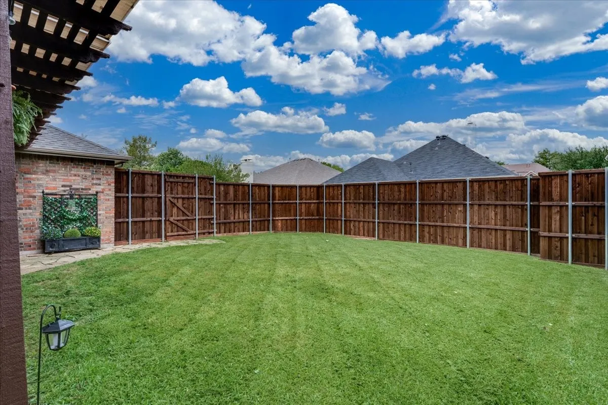 Single Family Residence For Sale in Collin County , 11406 New Orleans Drive, Frisco, Texas 75035, 4 Bedroom, 3 Bathroom, 2 Garage spaces, 2,813 Sqft, built in 1995, mls#21305880, Real Estate Agent in Frisco, Homes For Sale in Collin county, Homes For Sale in Frisco, Realtor in Frisco Texas, Real Estate Brokerage Independent Realty Texas, Luminita Cordes Realtor