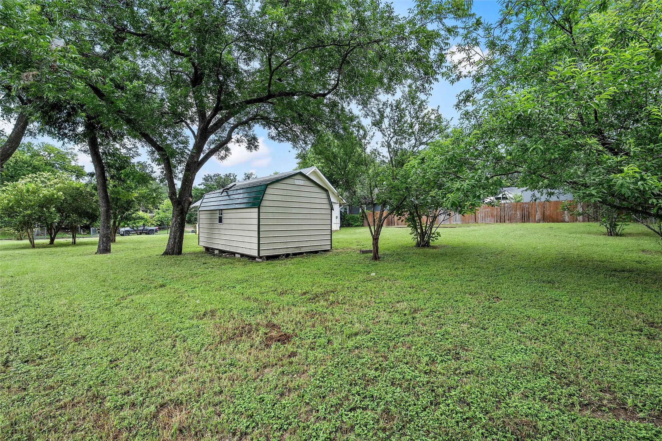 Single Family Residence For Sale in Mc Lennan County , 1609 Reuter Avenue, Waco, Texas 76708, 3 Bedroom, 2 Bathroom, Garage spaces, 1,566 Sqft, built in 1930, mls#21308135, Real Estate Agent in Waco, Homes For Sale in Mc Lennan county, Homes For Sale in Waco, Realtor in Waco Texas, Real Estate Brokerage Independent Realty Texas, Luminita Cordes Realtor