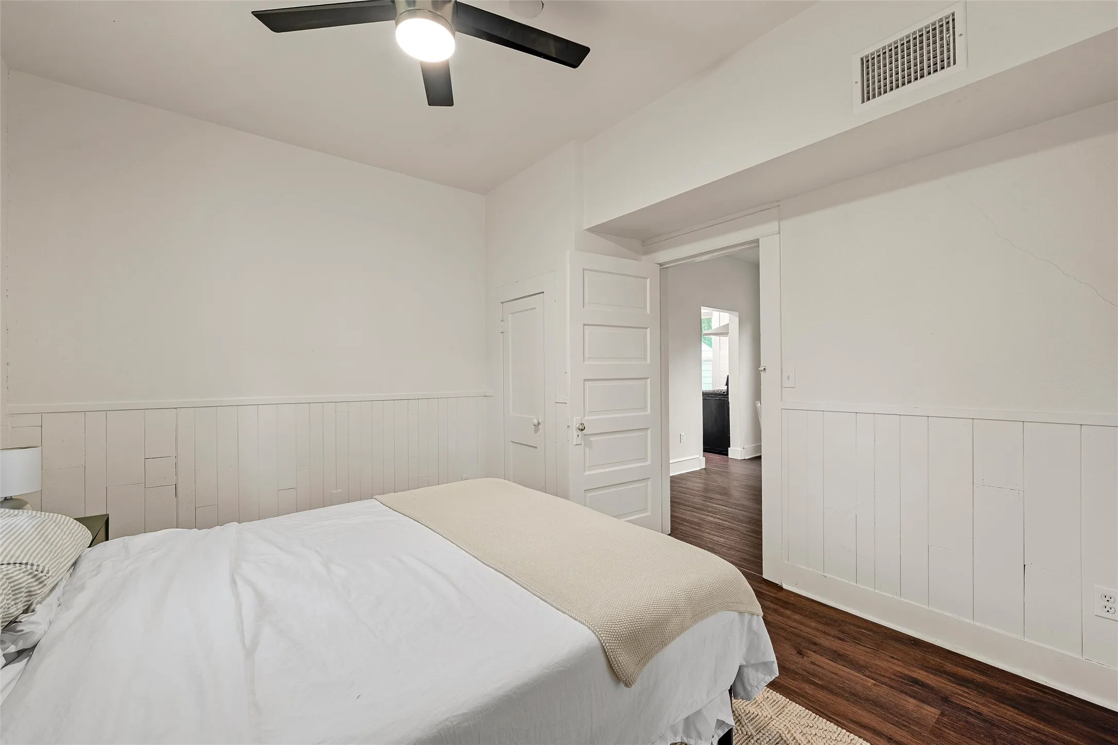 Single Family Residence For Sale in Mc Lennan County , 1609 Reuter Avenue, Waco, Texas 76708, 3 Bedroom, 2 Bathroom, Garage spaces, 1,566 Sqft, built in 1930, mls#21308135, Real Estate Agent in Waco, Homes For Sale in Mc Lennan county, Homes For Sale in Waco, Realtor in Waco Texas, Real Estate Brokerage Independent Realty Texas, Luminita Cordes Realtor