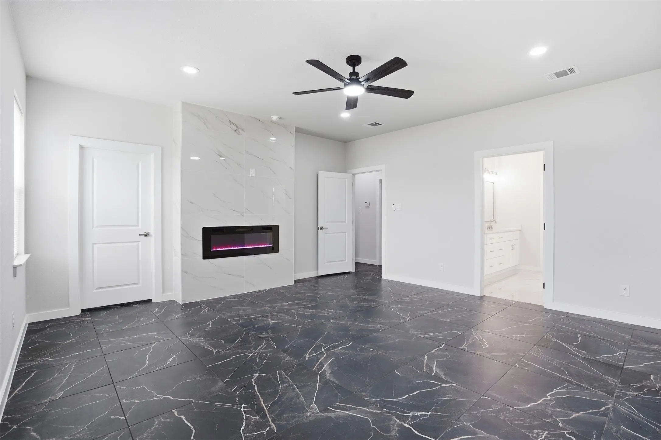 Single Family Residence For Rent in Johnson County , 544 Highview Court, Godley, Texas 76044, 4 Bedroom, 3 Bathroom, 2 Garage spaces, 2,134 Sqft, built in 2025, mls#21303189, Real Estate Agent in Godley, Homes For Rent in Johnson county, Homes For Rent in Godley, Realtor in Godley Texas, Real Estate Brokerage Independent Realty Texas, Luminita Cordes Realtor