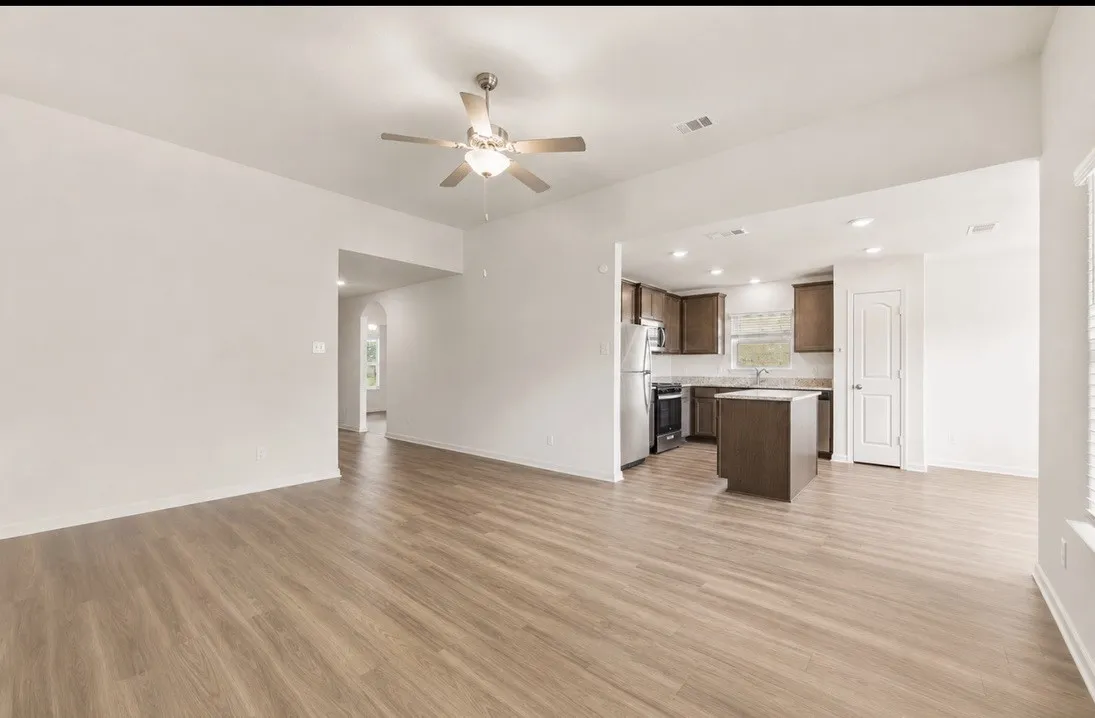 Dine in Kitchen and Living Room Area