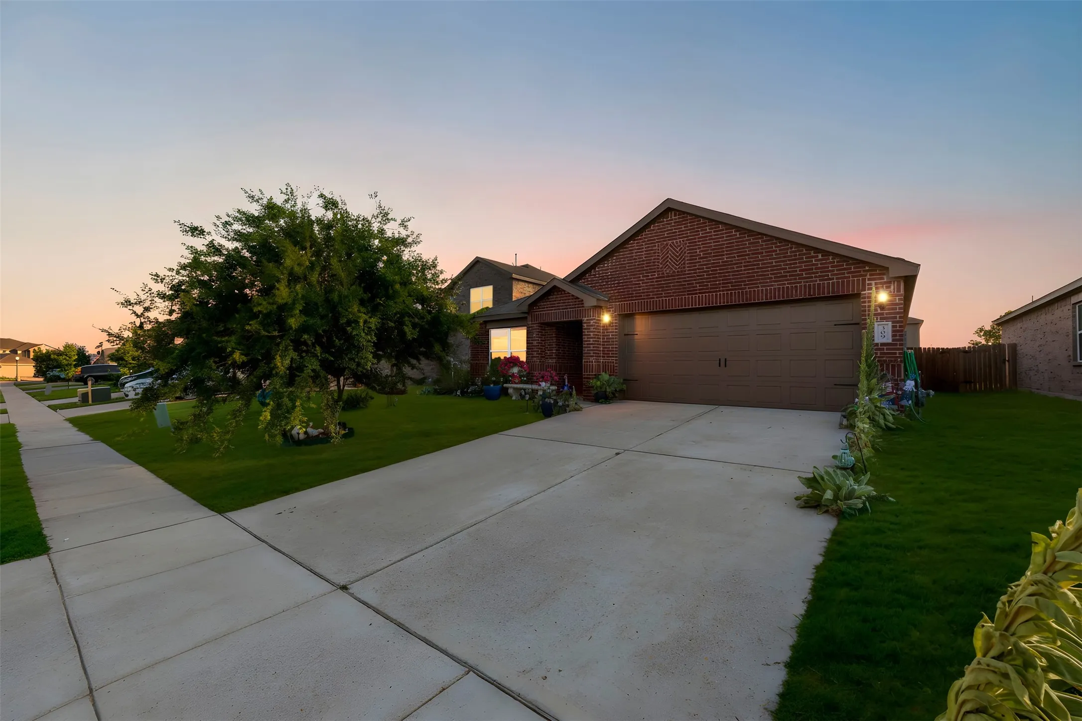 Single Family Residence For Sale in Ellis County , 309 Donna Drive, Ferris, Texas 75125, 3 Bedroom, 2 Bathroom, 2 Garage spaces, 1,379 Sqft, built in 2022, mls#21308320, Real Estate Agent in Ferris, Homes For Sale in Ellis county, Homes For Sale in Ferris, Realtor in Ferris Texas, Real Estate Brokerage Independent Realty Texas, Luminita Cordes Realtor