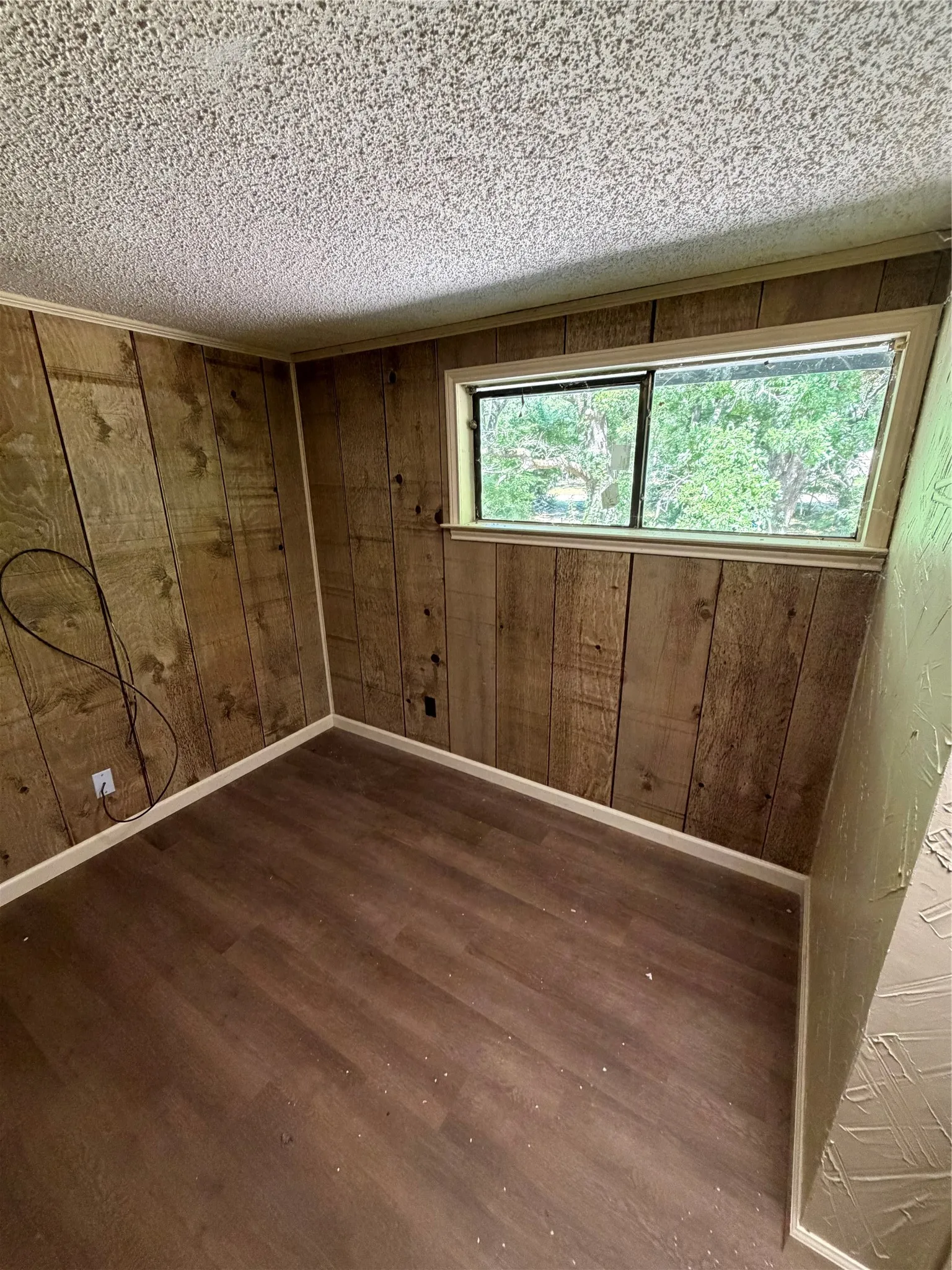Single Family Residence For Sale in Henderson County , 257 W Acres Road, Gun Barrel City, Texas 75156, 3 Bedrooms, 2 Bathrooms, 2 Garage spaces, 1,770 Sqft, built in 1978, Price $299,000, mls#21308923, Real Estate Agent in Gun Barrel City, Homes For Sale in Henderson county, Homes For Sale in Gun Barrel City, Realtor in Gun Barrel City Texas, Real Estate Brokerage Independent Realty Texas, Luminita Cordes Realtor