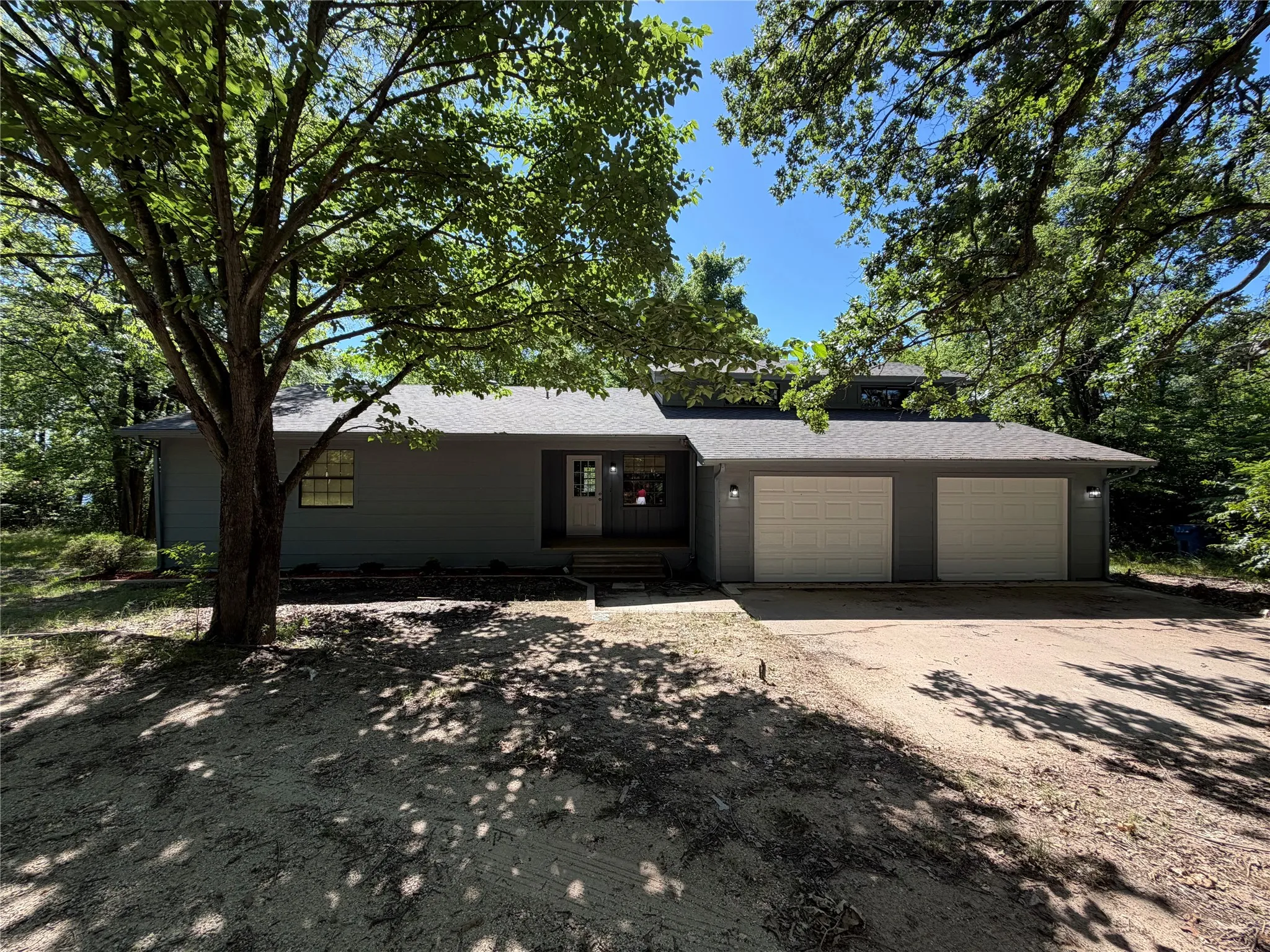 Single Family Residence For Sale in Henderson County , 257 W Acres Road, Gun Barrel City, Texas 75156, 3 Bedrooms, 2 Bathrooms, 2 Garage spaces, 1,770 Sqft, built in 1978, Price $299,000, mls#21308923, Real Estate Agent in Gun Barrel City, Homes For Sale in Henderson county, Homes For Sale in Gun Barrel City, Realtor in Gun Barrel City Texas, Real Estate Brokerage Independent Realty Texas, Luminita Cordes Realtor