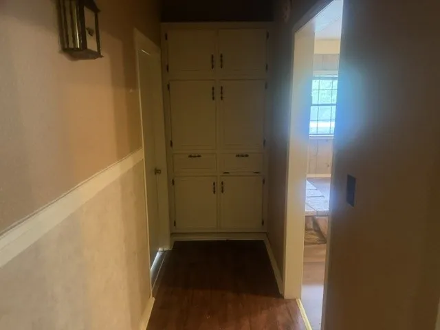 Single Family Residence For Sale in Henderson County , 257 W Acres Road, Gun Barrel City, Texas 75156, 3 Bedrooms, 2 Bathrooms, 2 Garage spaces, 1,770 Sqft, built in 1978, Price $299,000, mls#21308923, Real Estate Agent in Gun Barrel City, Homes For Sale in Henderson county, Homes For Sale in Gun Barrel City, Realtor in Gun Barrel City Texas, Real Estate Brokerage Independent Realty Texas, Luminita Cordes Realtor