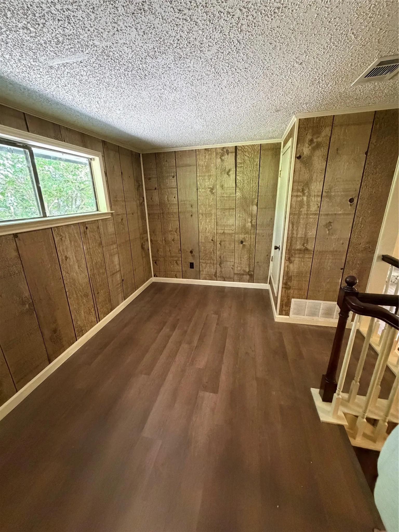 Single Family Residence For Sale in Henderson County , 257 W Acres Road, Gun Barrel City, Texas 75156, 3 Bedrooms, 2 Bathrooms, 2 Garage spaces, 1,770 Sqft, built in 1978, Price $299,000, mls#21308923, Real Estate Agent in Gun Barrel City, Homes For Sale in Henderson county, Homes For Sale in Gun Barrel City, Realtor in Gun Barrel City Texas, Real Estate Brokerage Independent Realty Texas, Luminita Cordes Realtor
