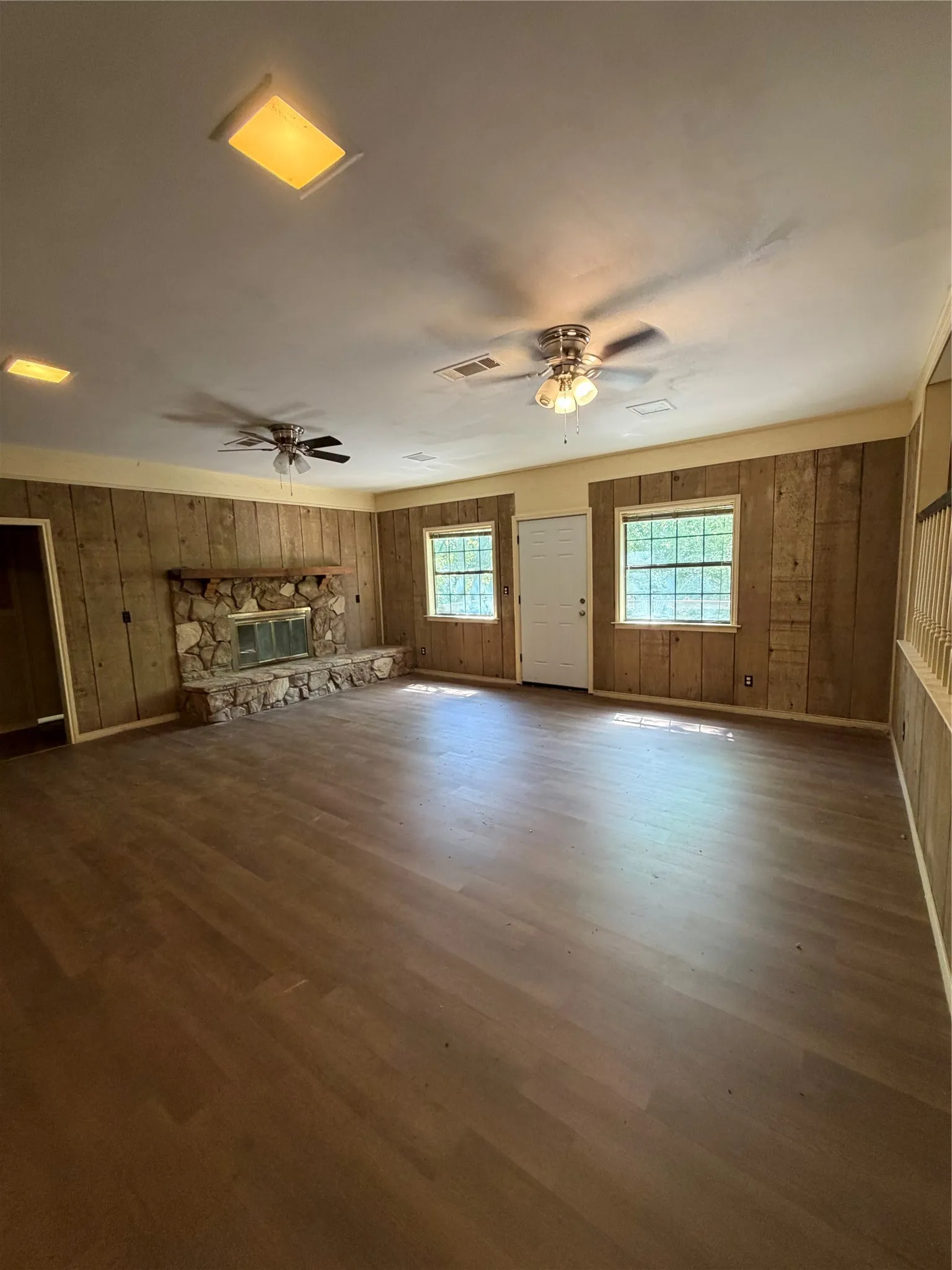 Single Family Residence For Sale in Henderson County , 257 W Acres Road, Gun Barrel City, Texas 75156, 3 Bedrooms, 2 Bathrooms, 2 Garage spaces, 1,770 Sqft, built in 1978, Price $299,000, mls#21308923, Real Estate Agent in Gun Barrel City, Homes For Sale in Henderson county, Homes For Sale in Gun Barrel City, Realtor in Gun Barrel City Texas, Real Estate Brokerage Independent Realty Texas, Luminita Cordes Realtor
