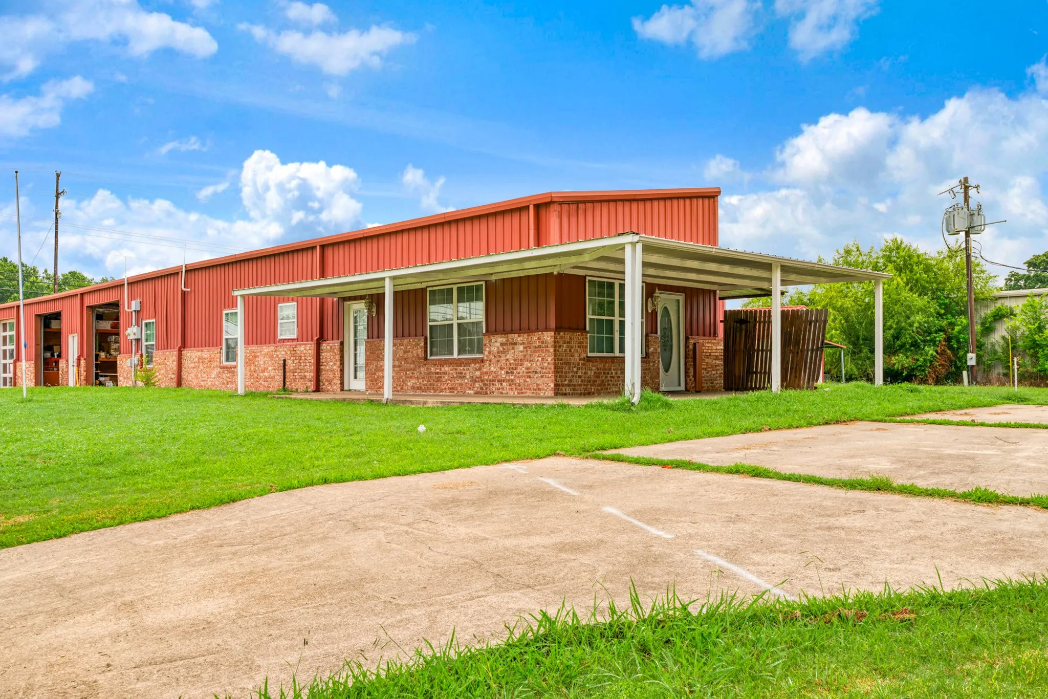 Business For Sale in Lamar County , 6210 Lamar Road, Reno, Texas 75462, 0, 0, Garage spaces, 4,760 Sqft, built in 2007, mls#21302318, Real Estate Agent in Reno, Homes For Sale in Lamar county, Homes For Sale in Reno, Realtor in Reno Texas, Real Estate Brokerage Independent Realty Texas, Luminita Cordes Realtor