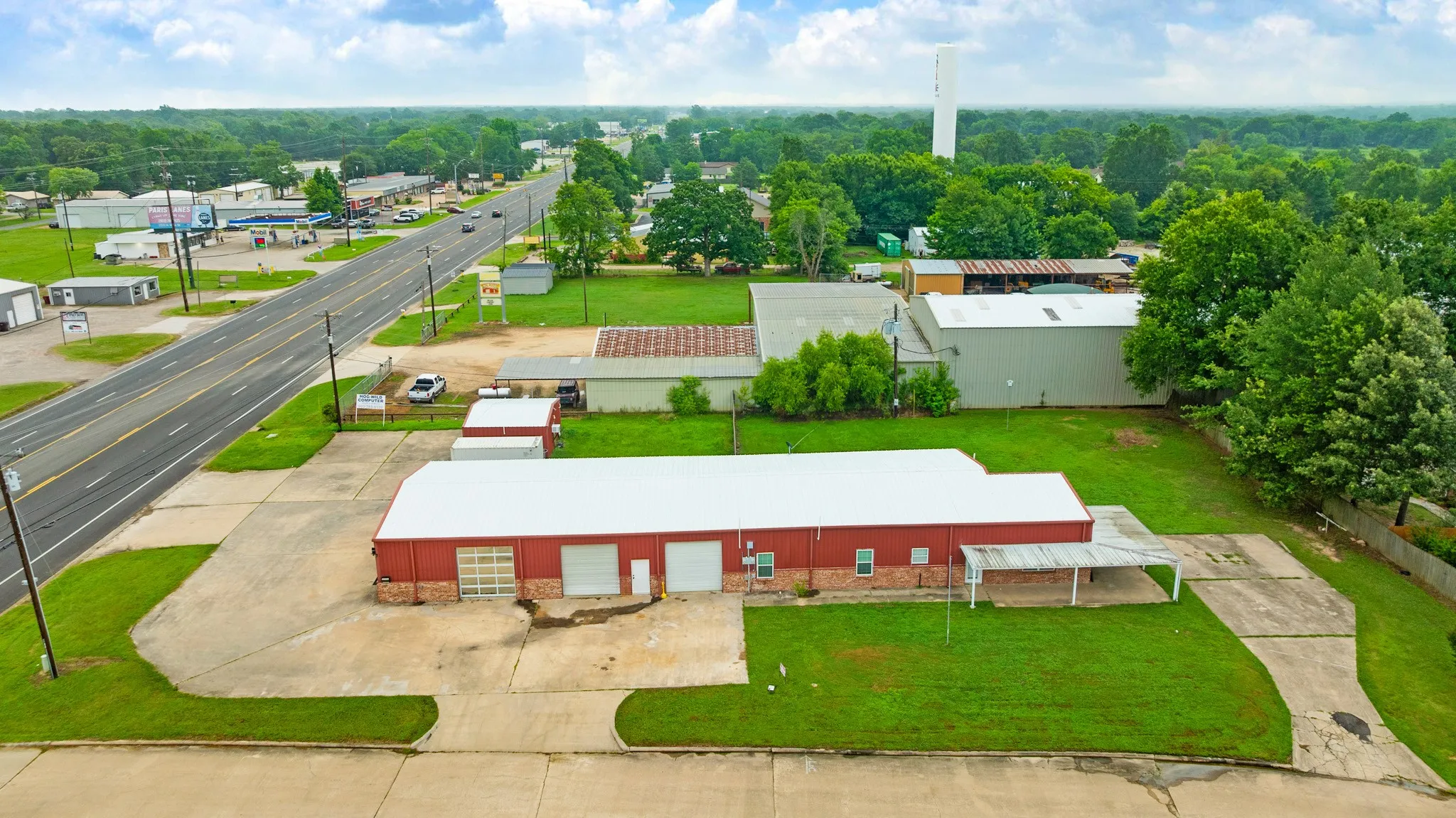 Business For Sale in Lamar County , 6210 Lamar Road, Reno, Texas 75462, 0, 0, Garage spaces, 4,760 Sqft, built in 2007, mls#21302318, Real Estate Agent in Reno, Homes For Sale in Lamar county, Homes For Sale in Reno, Realtor in Reno Texas, Real Estate Brokerage Independent Realty Texas, Luminita Cordes Realtor