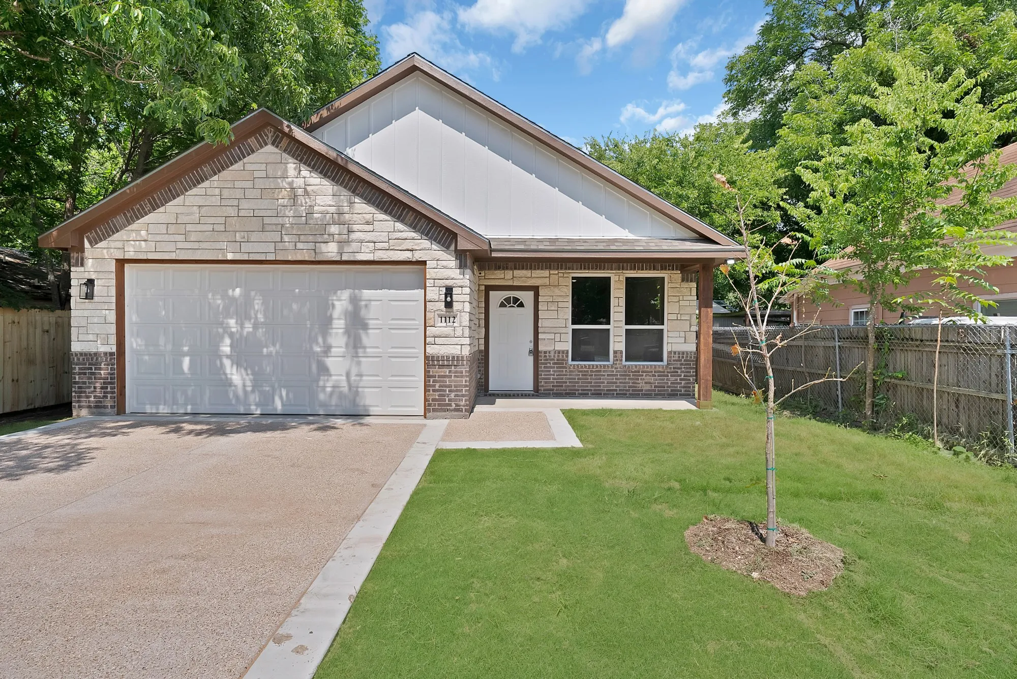 Single Family Residence For Sale in Johnson County , 1112 Trinity Street, Cleburne, Texas 76031, 3 Bedroom, 2 Bathroom, 2 Garage spaces, 1,800 Sqft, built in 2026, mls#21308951, Real Estate Agent in Cleburne, Homes For Sale in Johnson county, Homes For Sale in Cleburne, Realtor in Cleburne Texas, Real Estate Brokerage Independent Realty Texas, Luminita Cordes Realtor