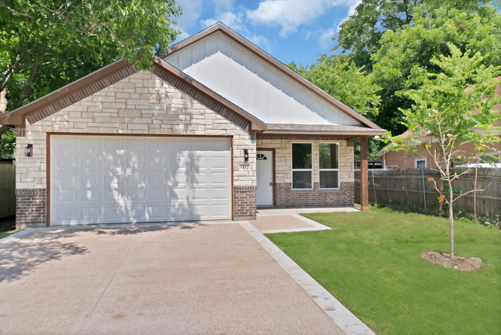 Single Family Residence For Sale in Johnson County , 1112 Trinity Street, Cleburne, Texas 76031, 3 Bedroom, 2 Bathroom, 2 Garage spaces, 1,800 Sqft, built in 2026, mls#21308951, Real Estate Agent in Cleburne, Homes For Sale in Johnson county, Homes For Sale in Cleburne, Realtor in Cleburne Texas, Real Estate Brokerage Independent Realty Texas, Luminita Cordes Realtor